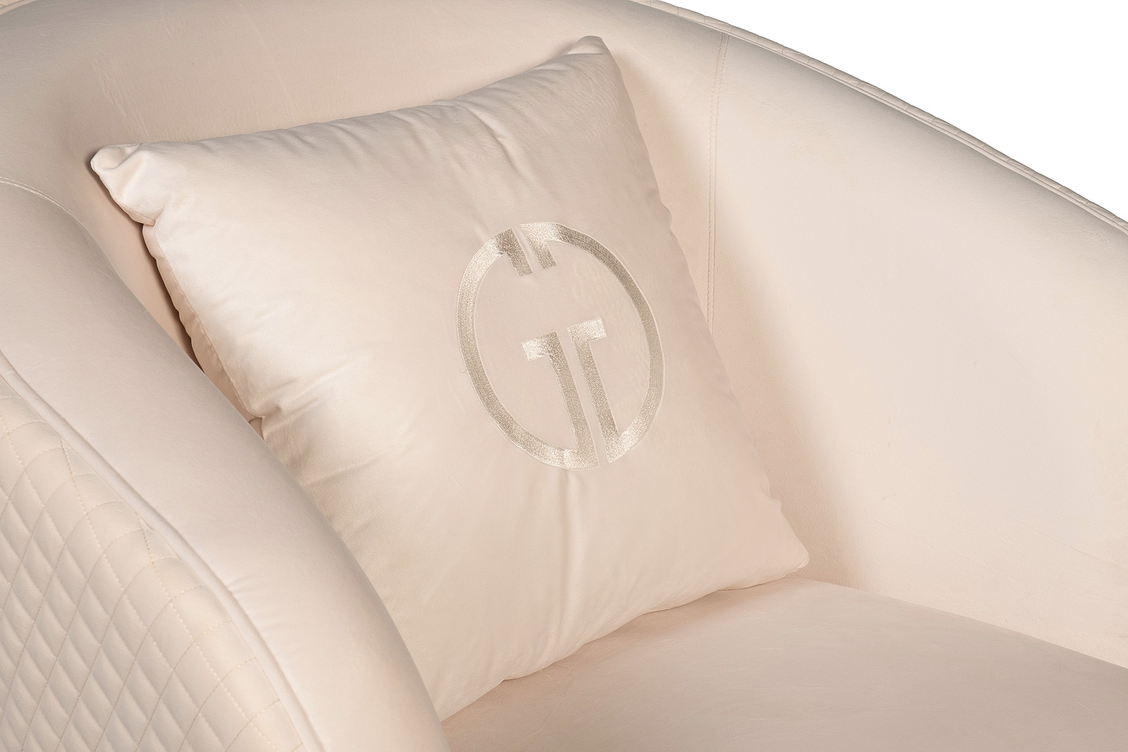 Кресло Olten велюровое кремовое Garda Decor 102AN-84110