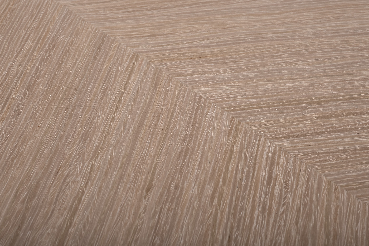 Стол журнальный со светлым шпоном Garda Decor 58DB-21004