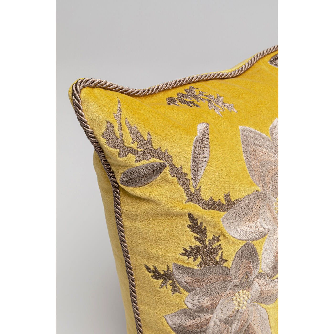 Подушка Lovely Flowers Yellow 60x40cm KARE 58016