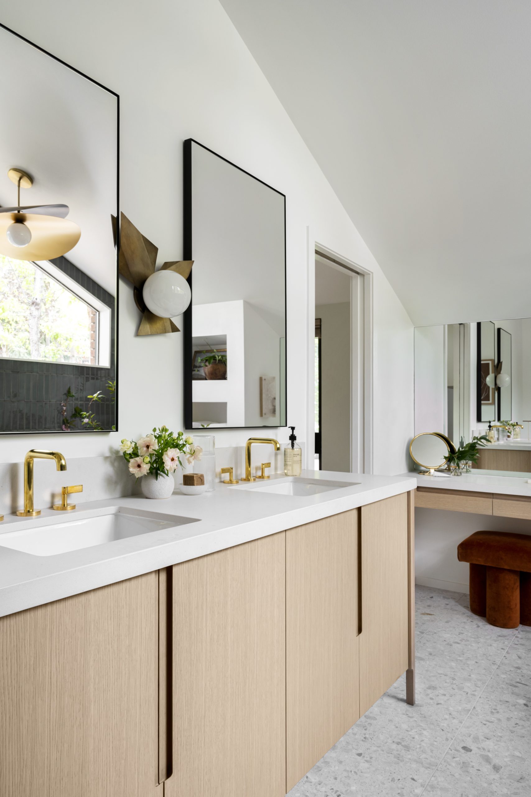 Зеркало в чёрной раме Ноулз Louvre Home LHDWM8531ZYH-black