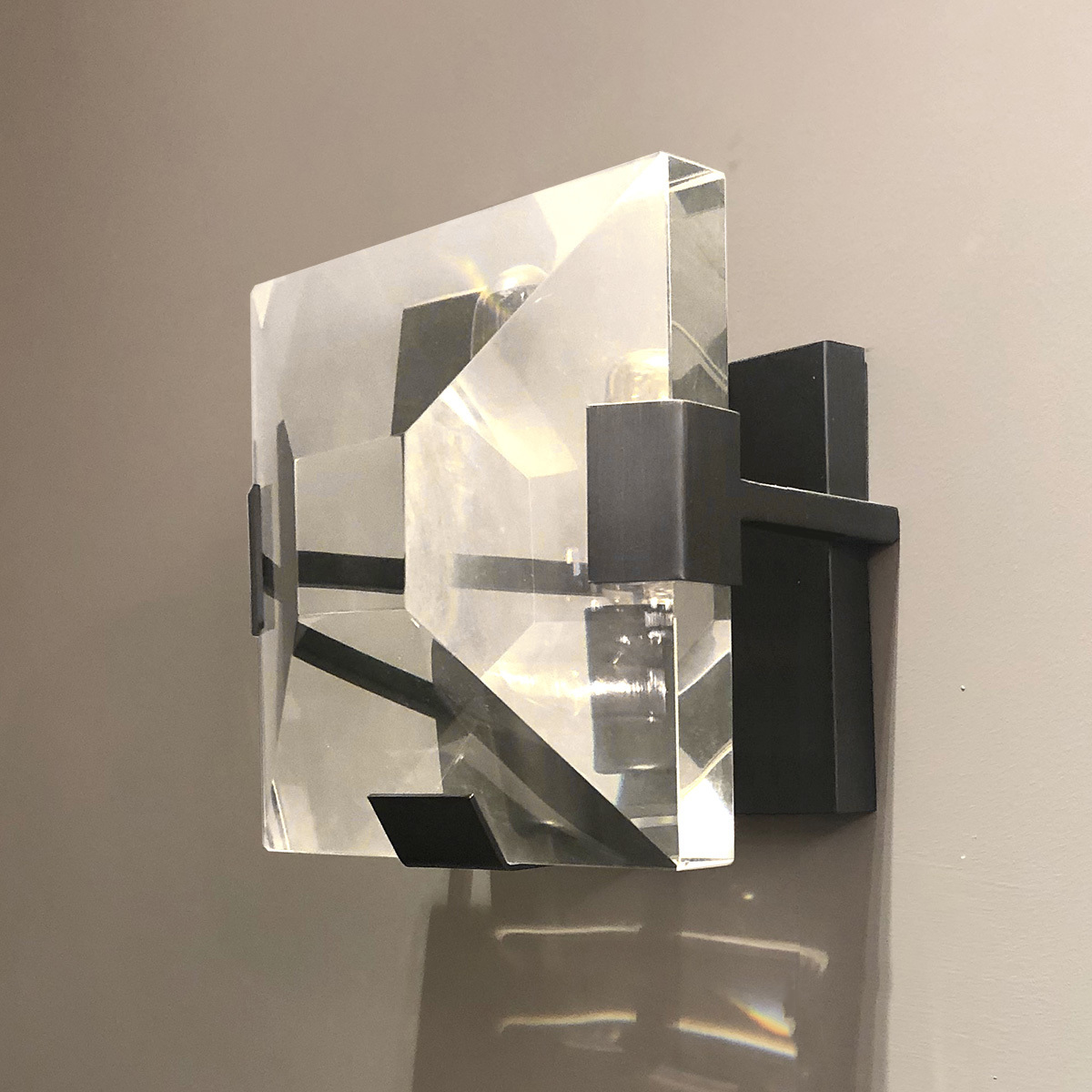 Настенный светильник  Delight Collection Harlow Crystal 1