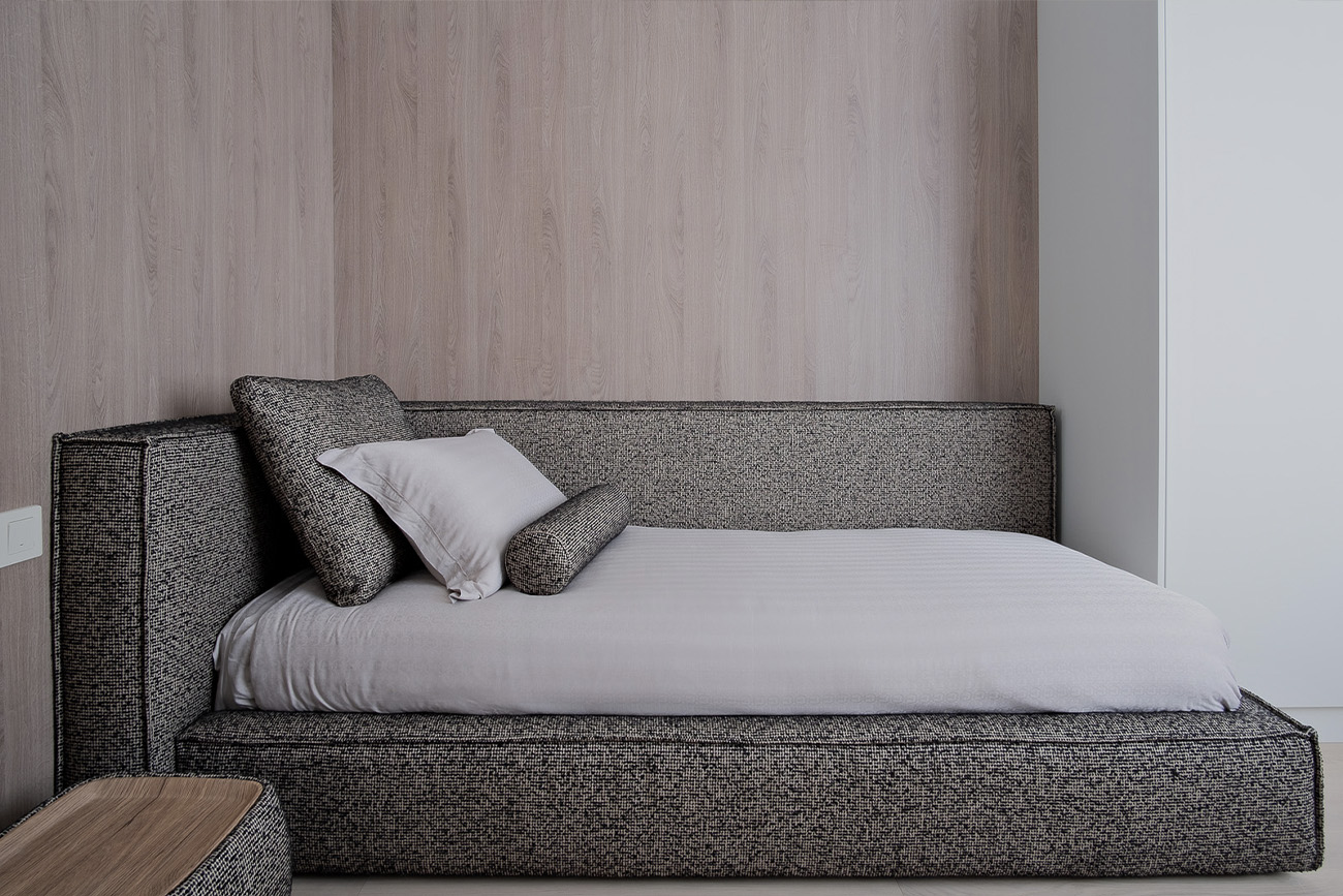 Кровать детская угловая Runa-80 с мех шенилл серая Seppia Ser 114*215*80 Garda Decor Runa-80М-Seppia Ser