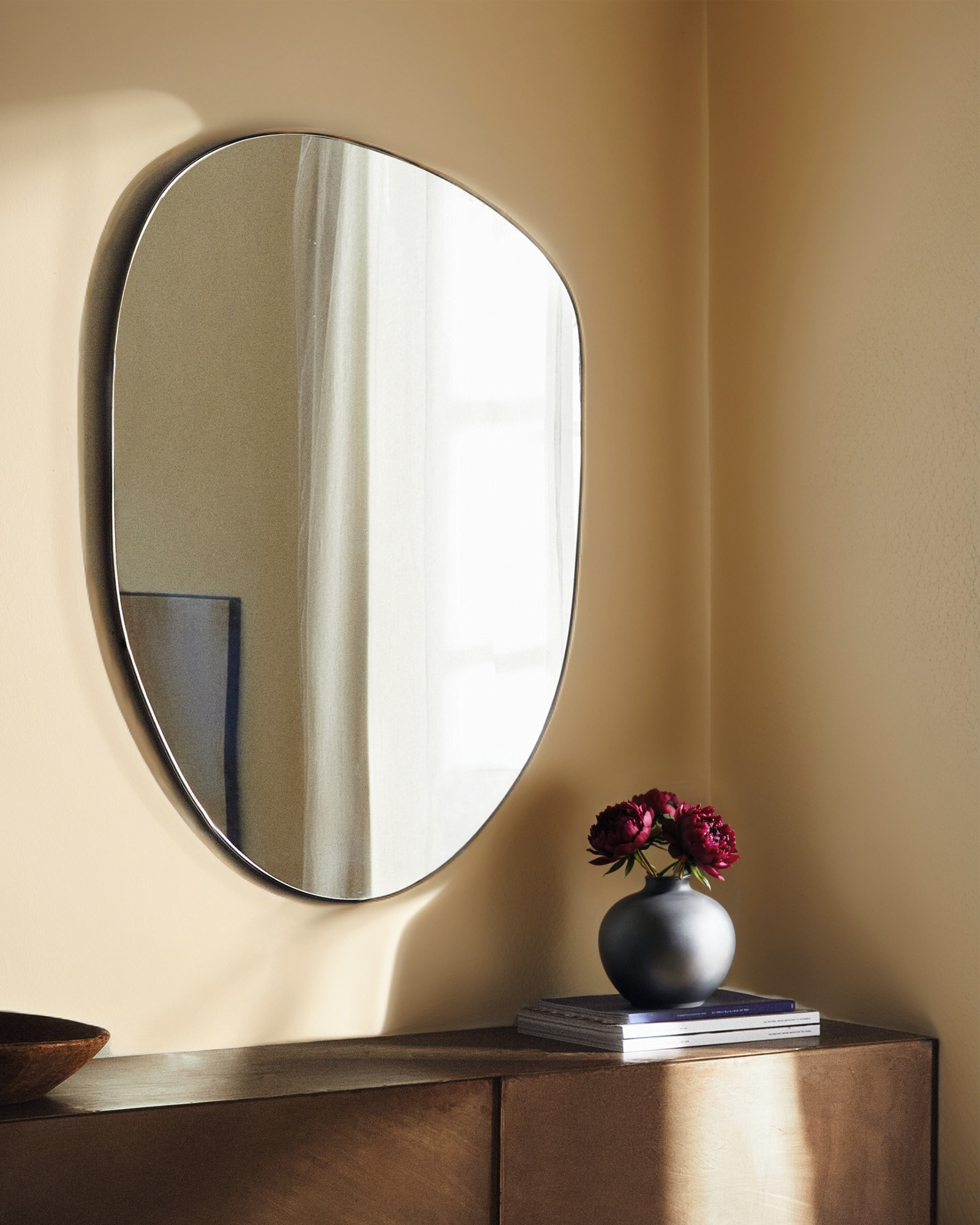 Настенное зеркало Юсси Louvre Home LHDWM251223SH