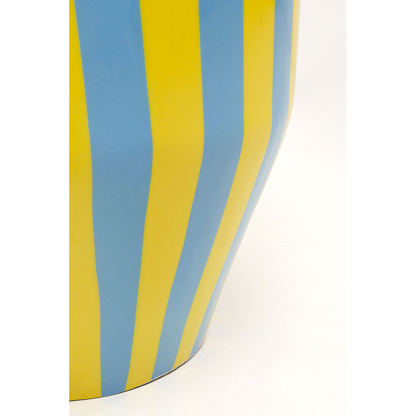 Стол приставной Candy Blue Ø30cm KARE 70802