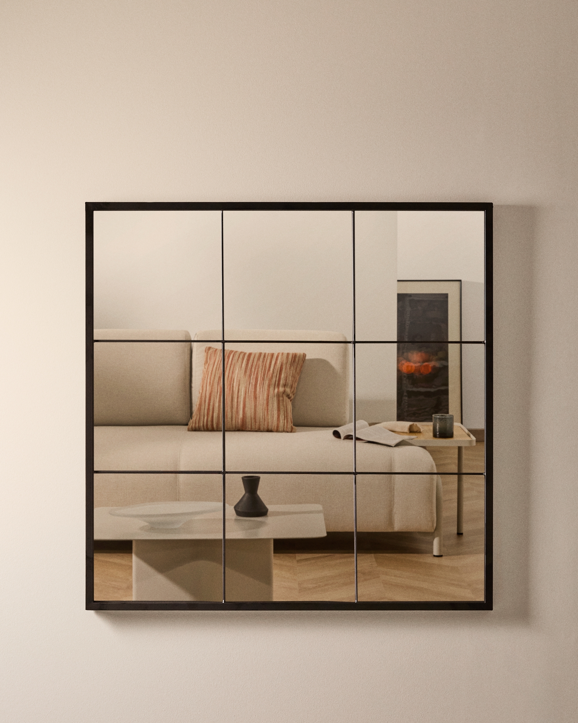 Зеркало настенное Ulrica черное металлическое 80 x 80 см La Forma 102144