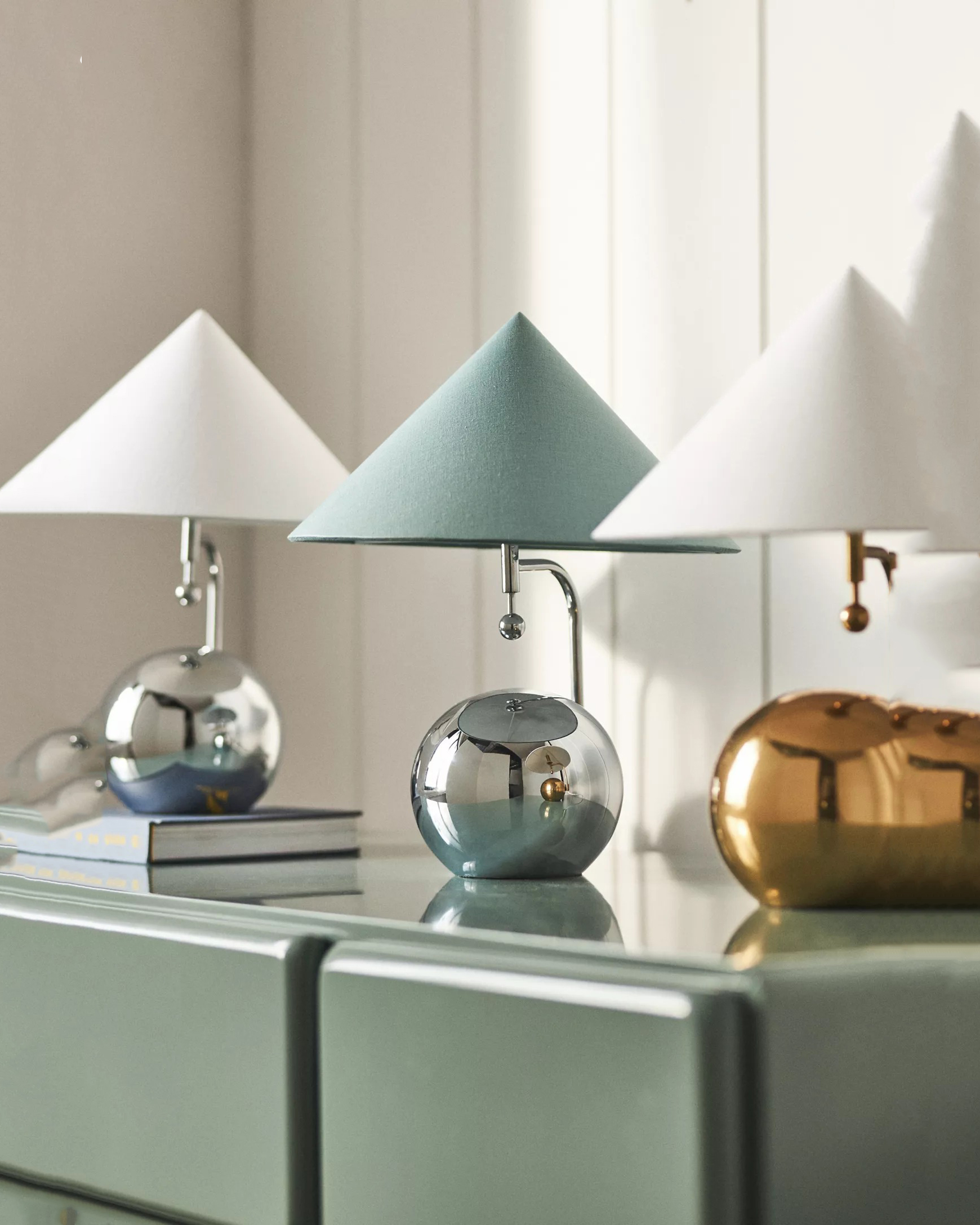 Серебристая лампа Шанталь с мятным конусным абажуром Louvre Home LTL310325XNP
