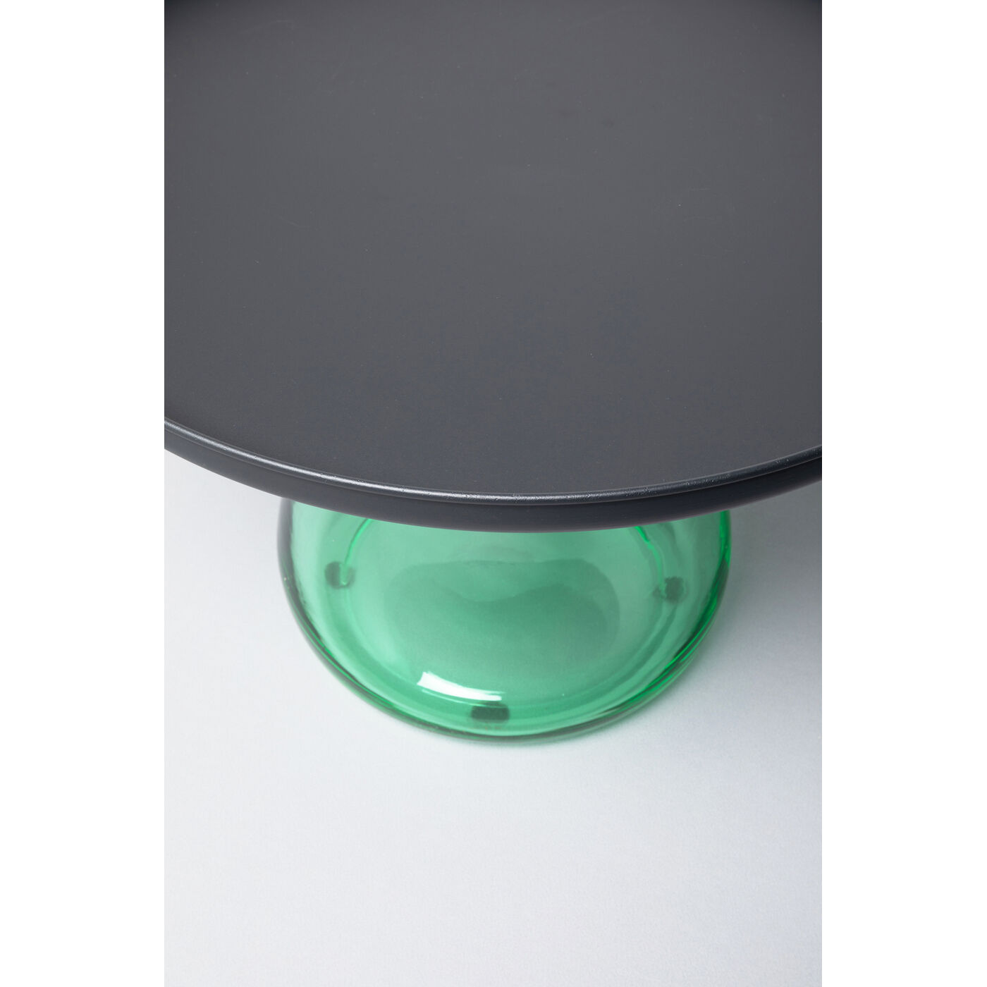 Стол приставной Bottiglia Green Ø 60 см KARE 87472