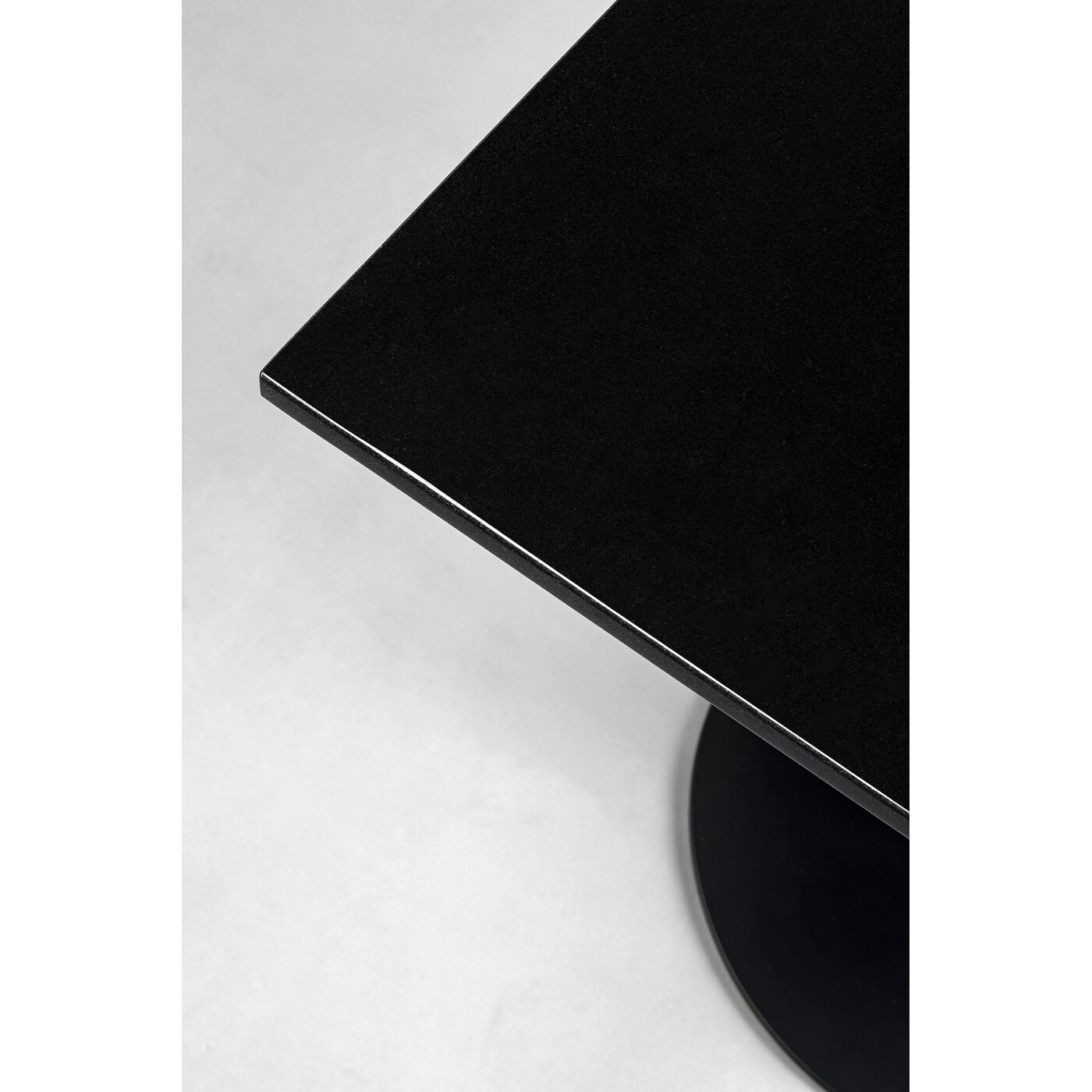 Стол для бистро Capri Black 70x70 см KARE 87927