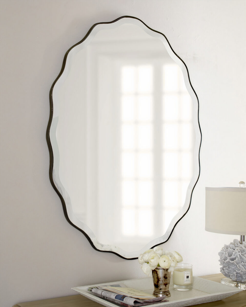 Овальное настенное зеркало Тьяго Louvre Home DWM080824PND