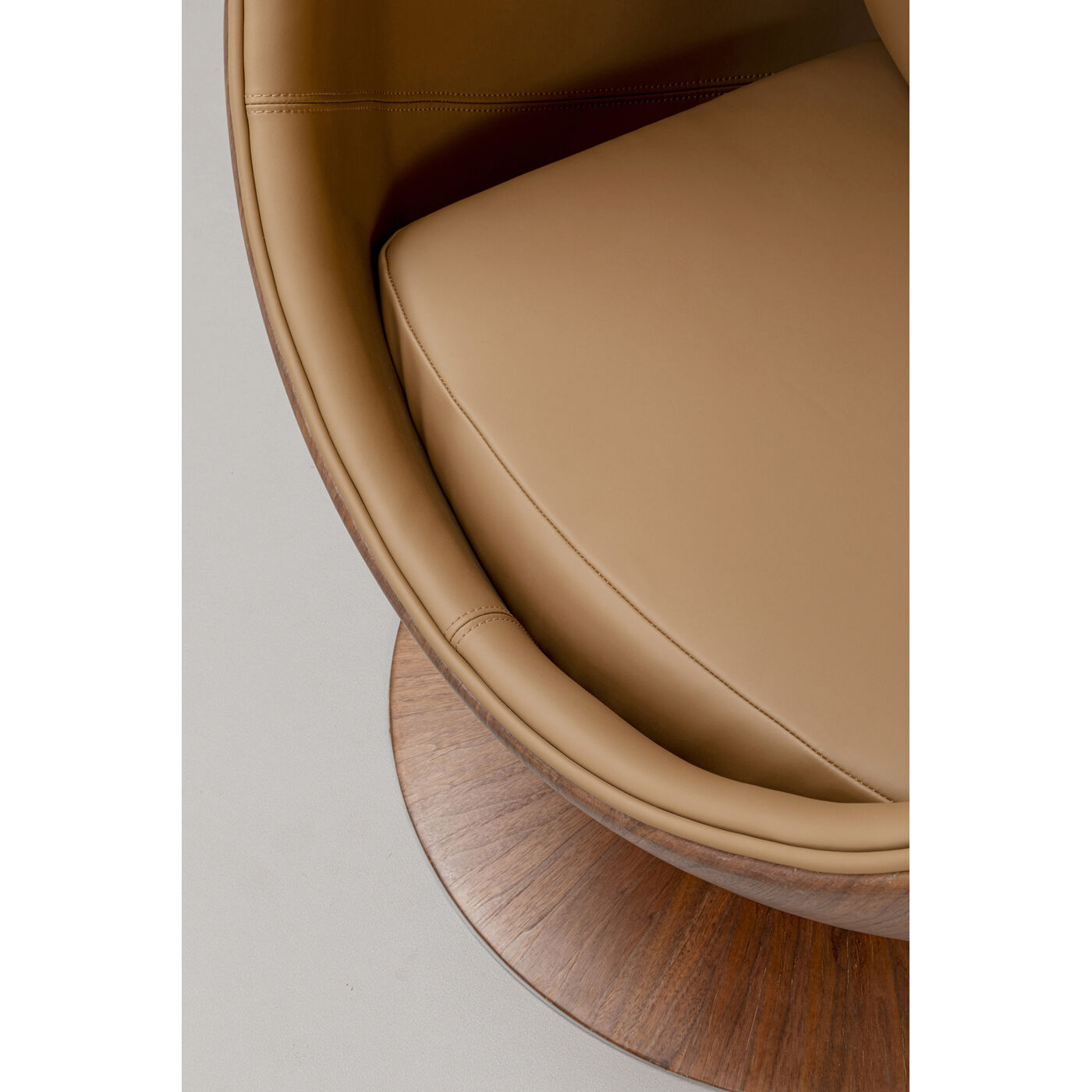 Кресло вращающееся Eye Ball Walnut KARE 70606