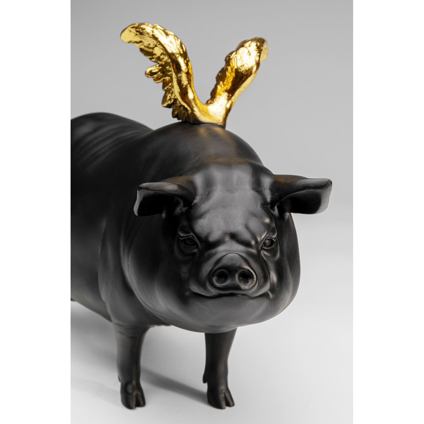 Фигура декоративная Flyin Pig Black 21cm KARE 56907