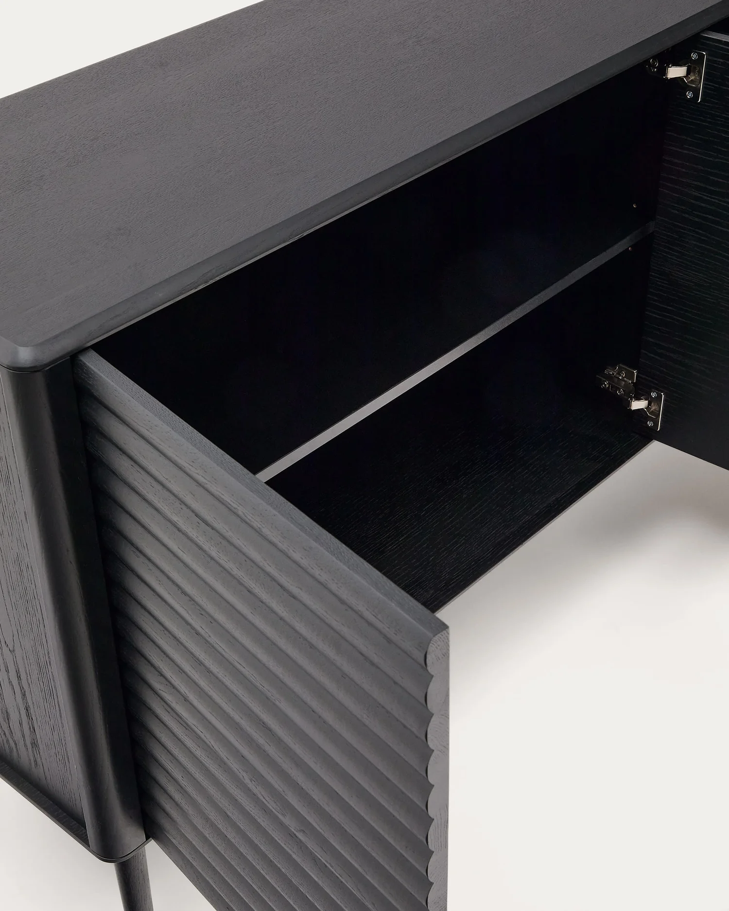 Комод Lenon с 3 дверцами и 3 ящиками черный из массива и шпона дуба La Forma (ex Julia Grup)