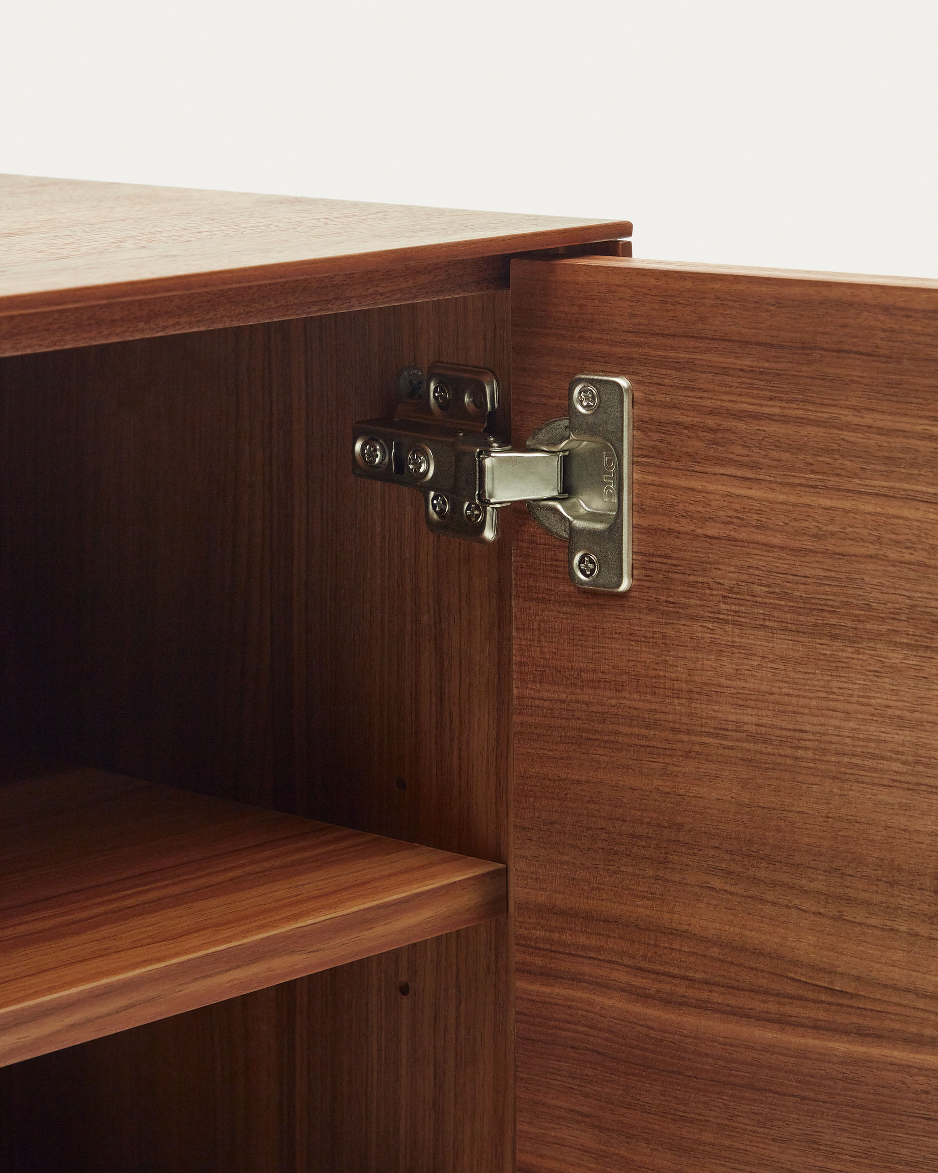 Vedrana Сервант из орехового шпона со стальными ножками 97,5 x 80 см La Forma (ex Julia Grup)