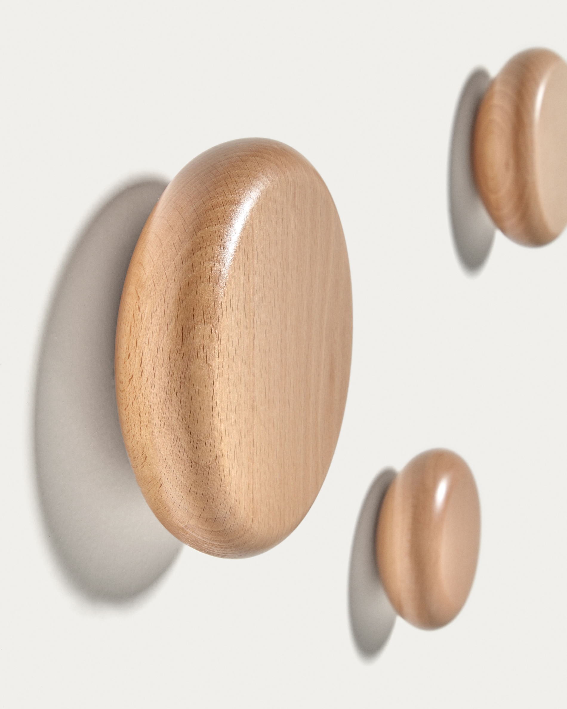 Nadue Набор из 3 настенных крючков из массива бука с натуральной отделкой La Forma (ex Julia Grup)