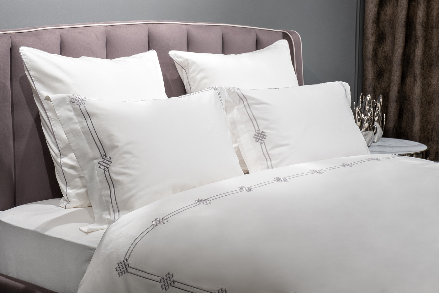 Комплект постельного белья Арктик с вышивкой евро Garda Decor 175SMR-17501