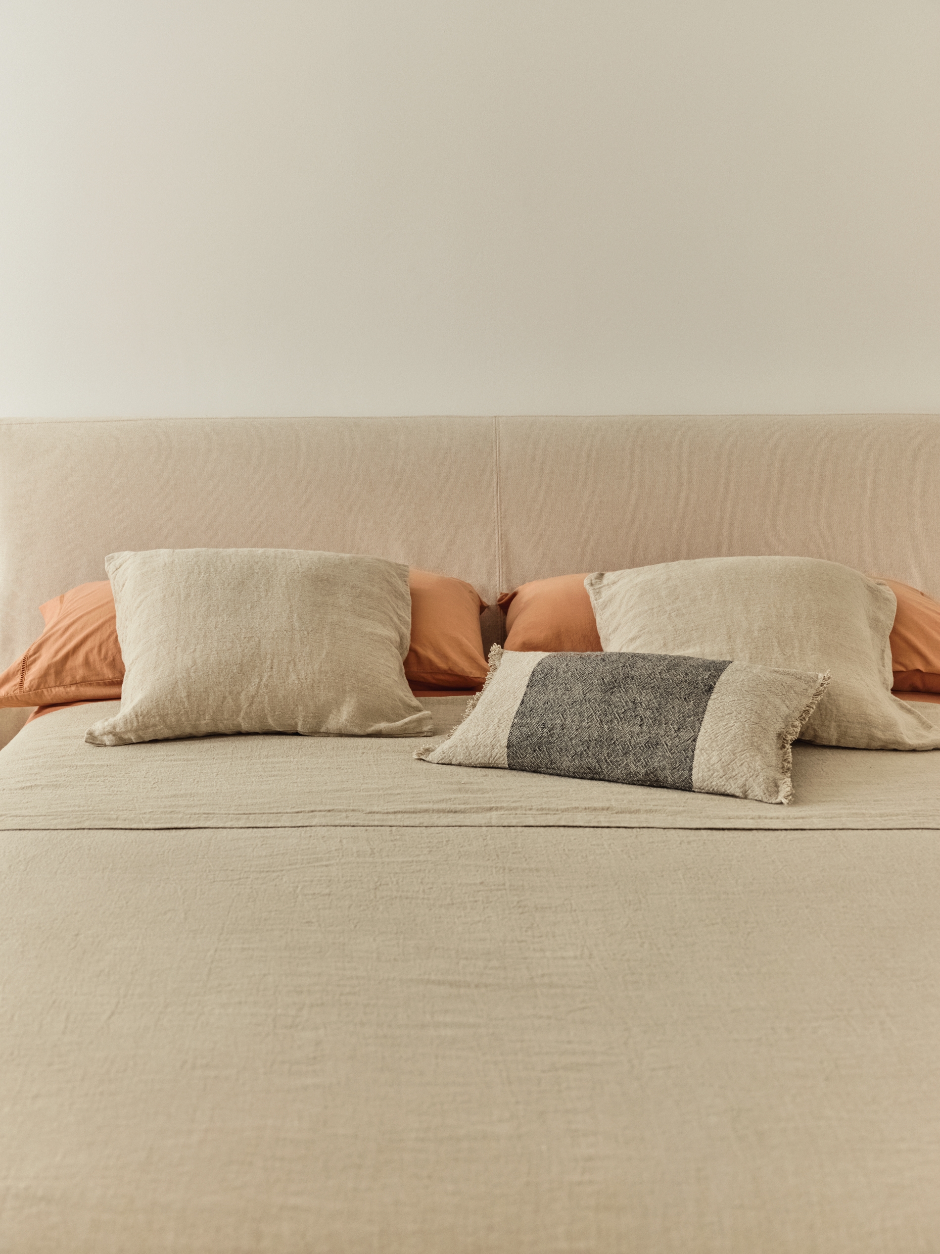 Плед Tandi из льна бежевого цвета 150 х 160 см La Forma 262091