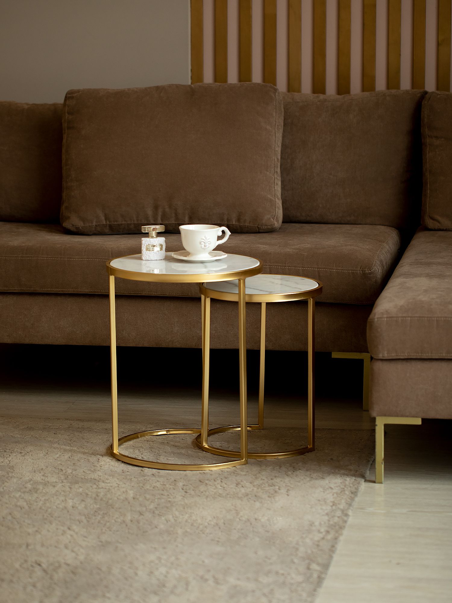 Столики приставные с белым мрамором, набор Glasar 54-096/095