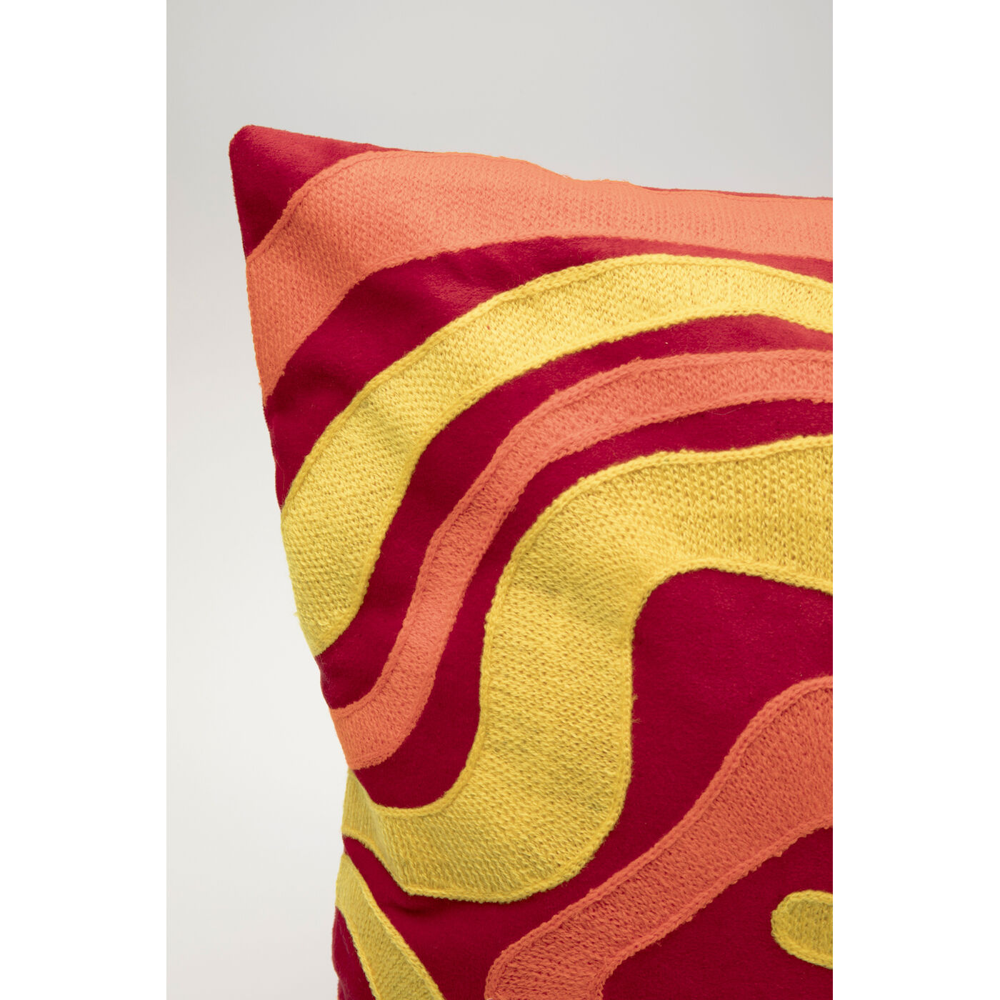 Подушка Electric Feeling Red 45x45cm KARE 57954
