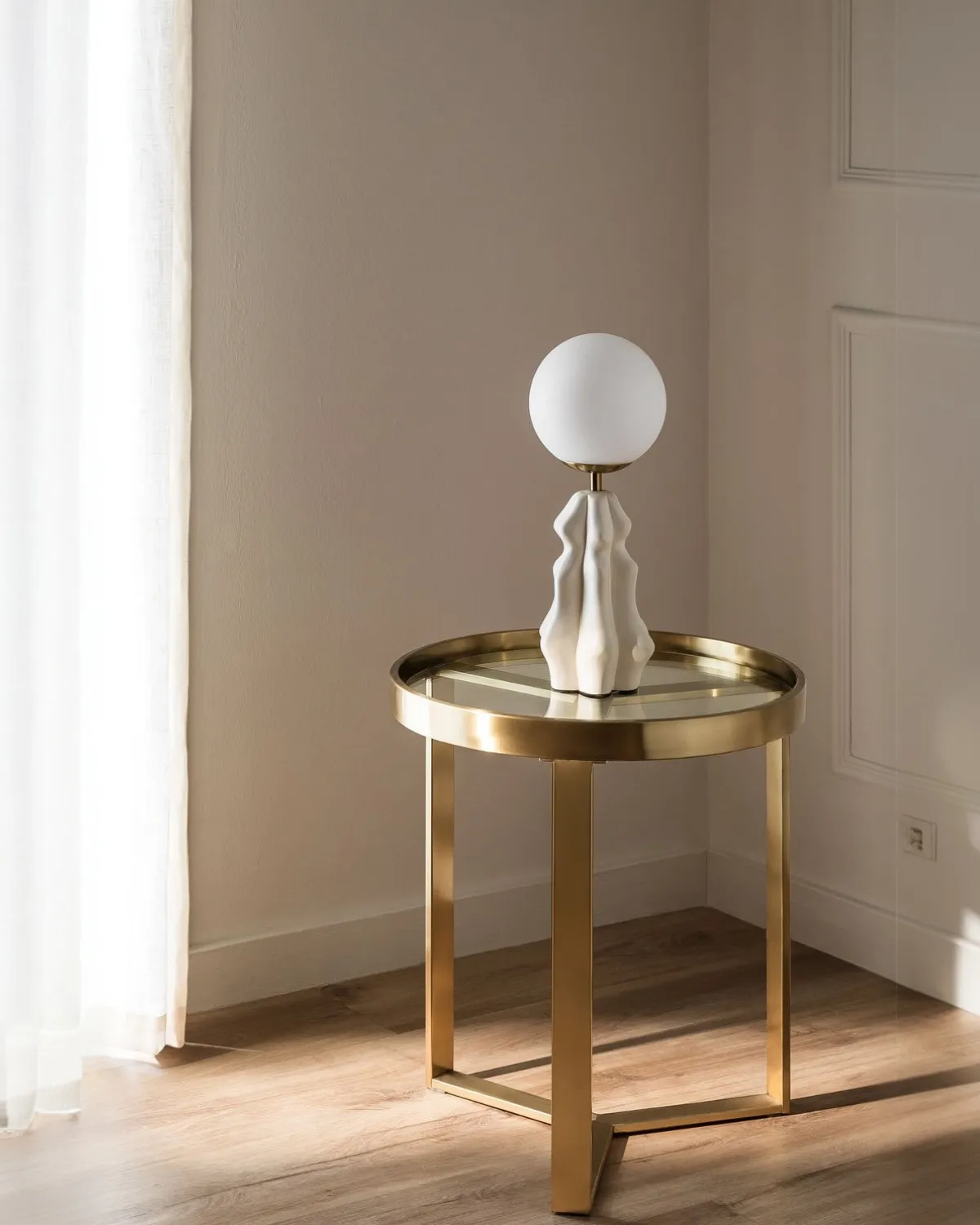 Золотой приставной столик Ульм Louvre Home FCT030924RJ