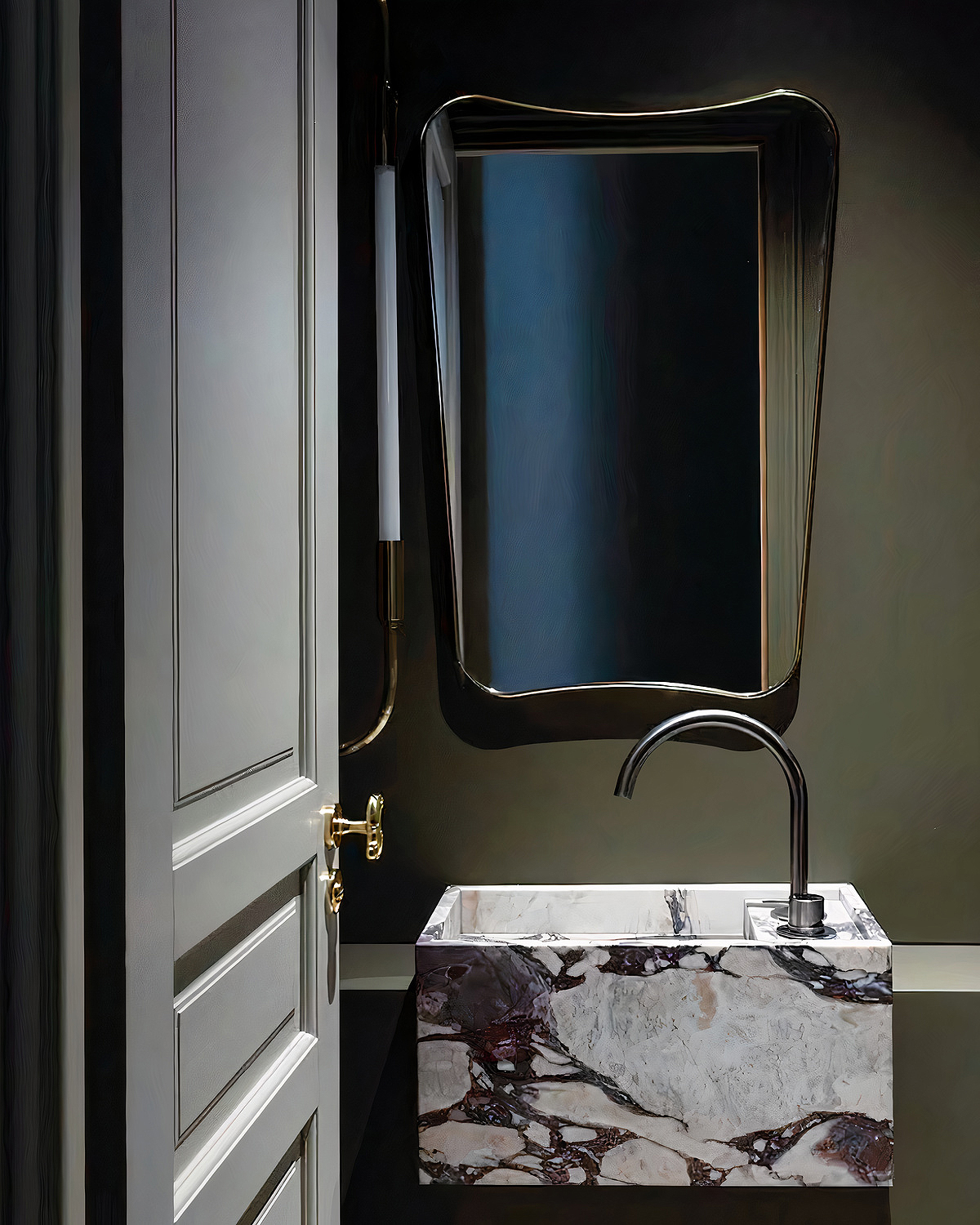 Золотое зеркало в раме Кейн Louvre Home DWM130824PND