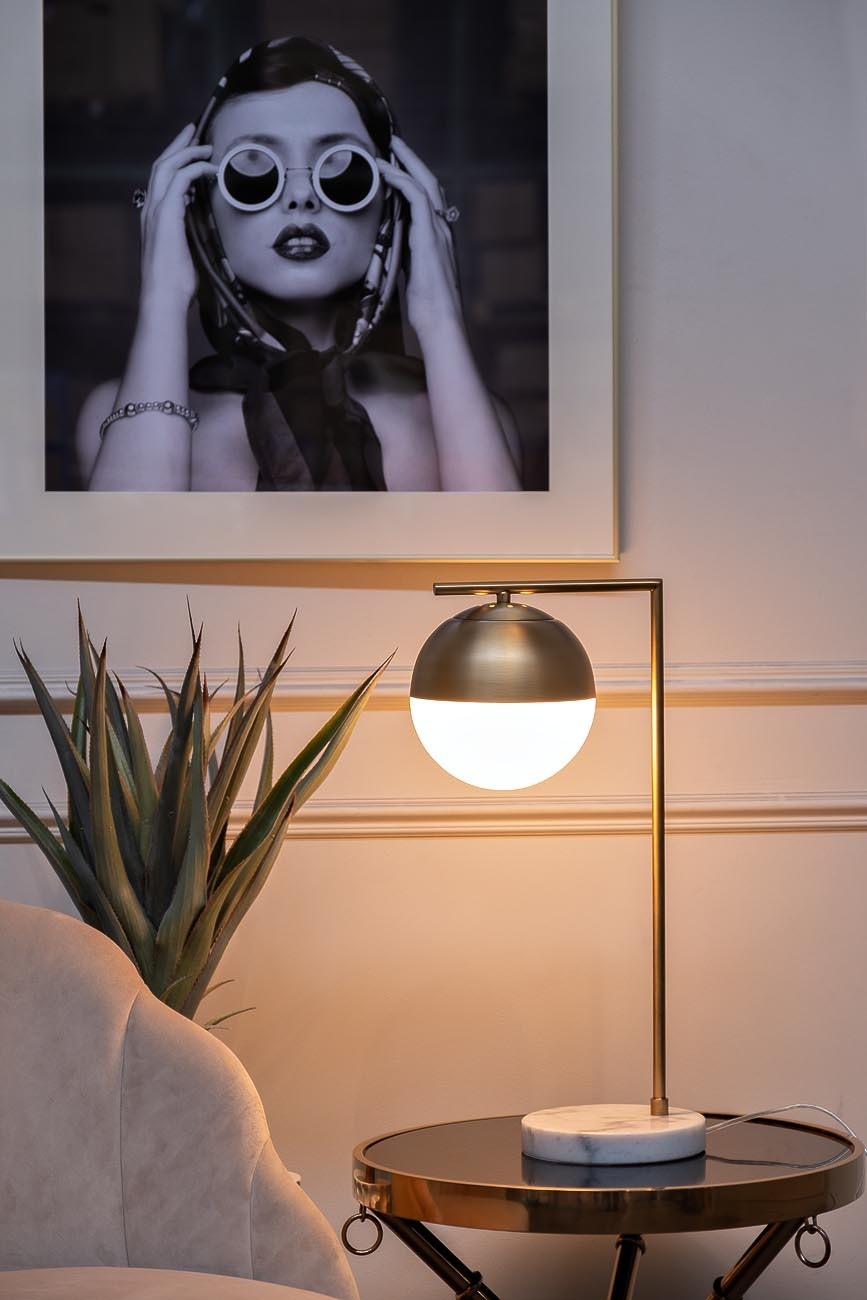 Лампа настольная с матовым плафоном, золото Garda Decor 22-88228