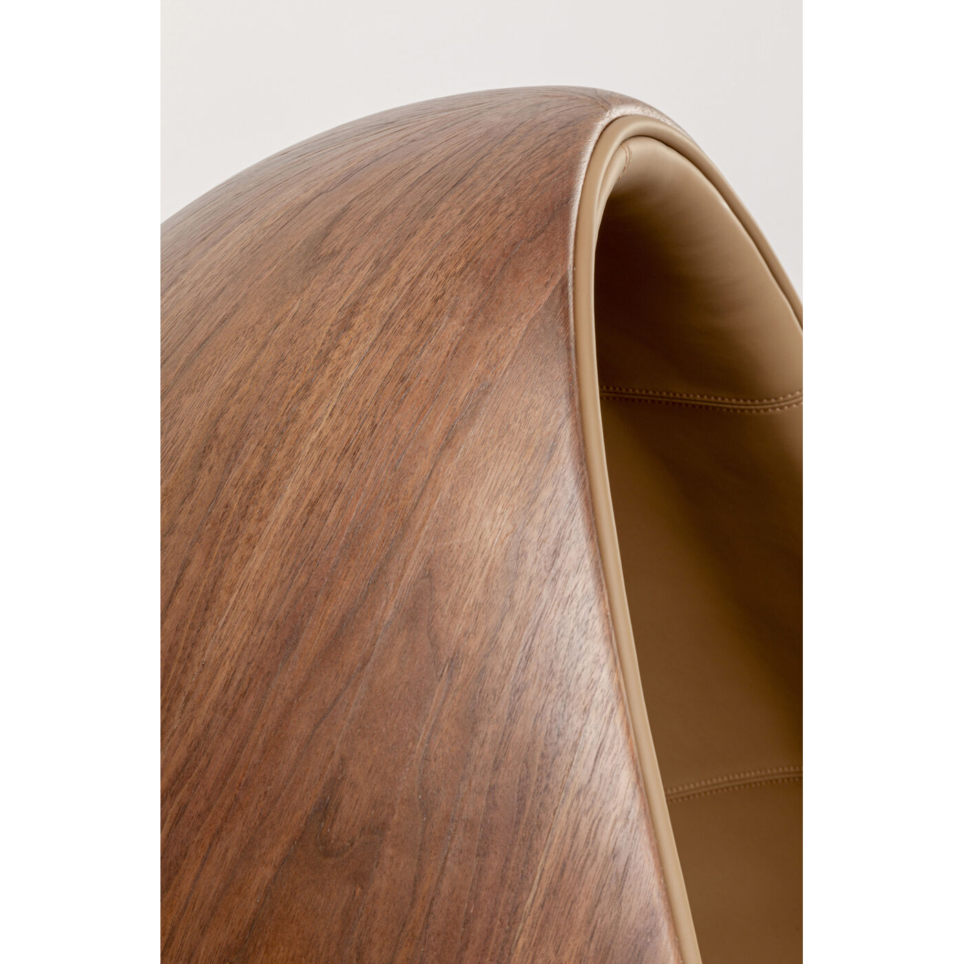 Кресло вращающееся Eye Ball Walnut KARE 70606