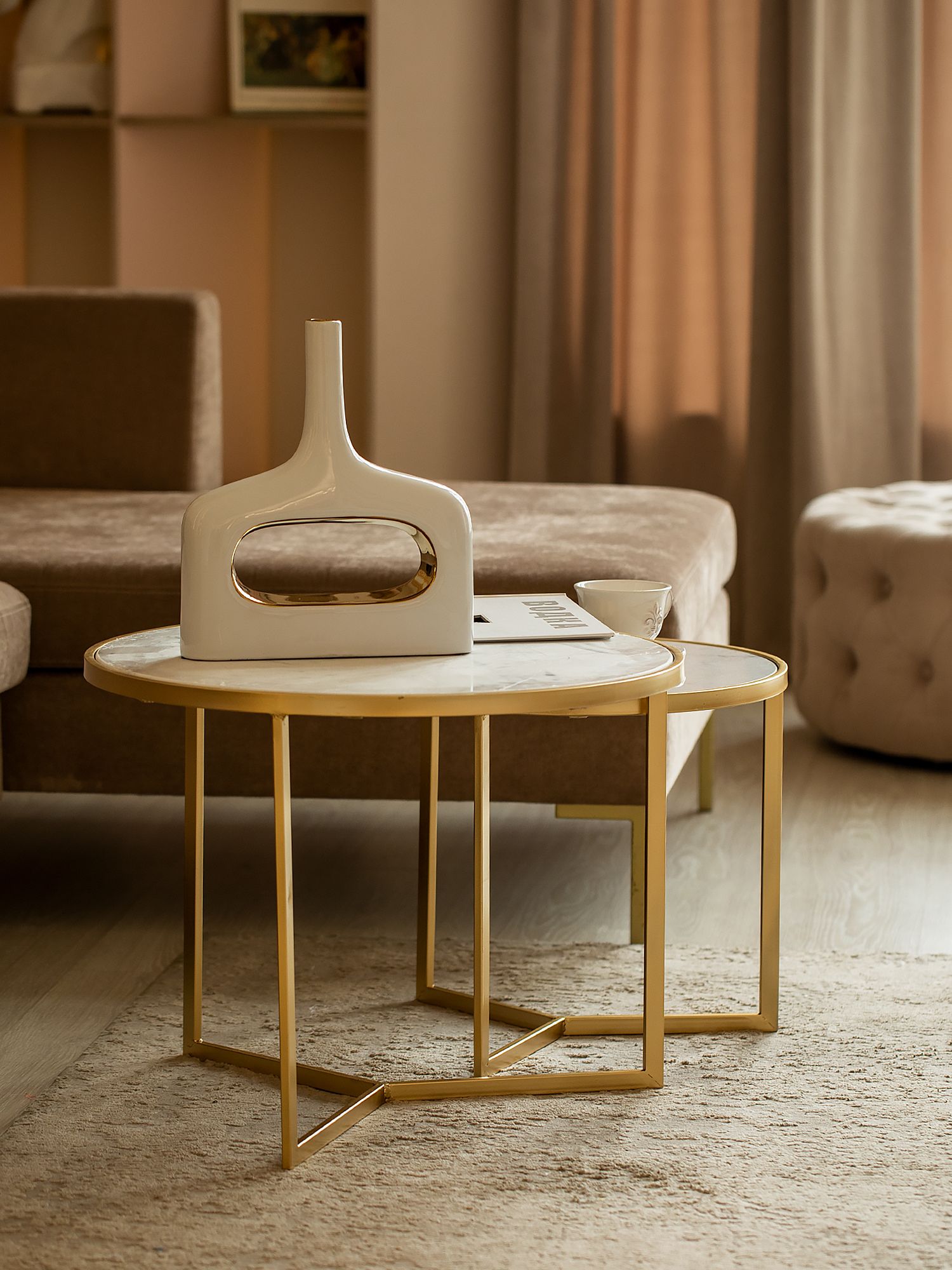 Столики кофейные с белым мрамором, набор Glasar 54-009/008