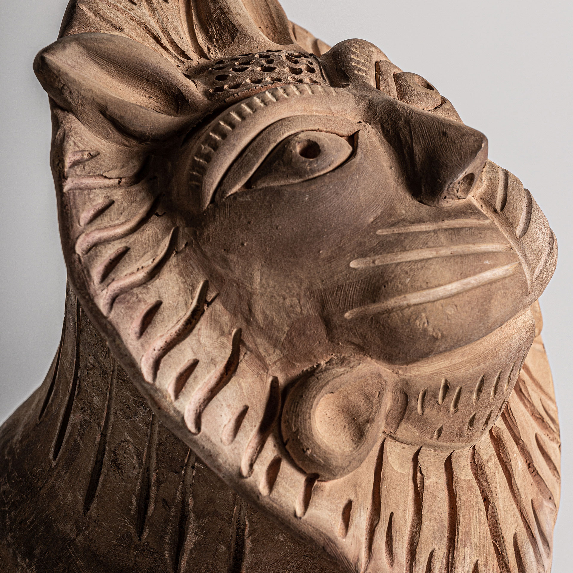Фигура LION Vical