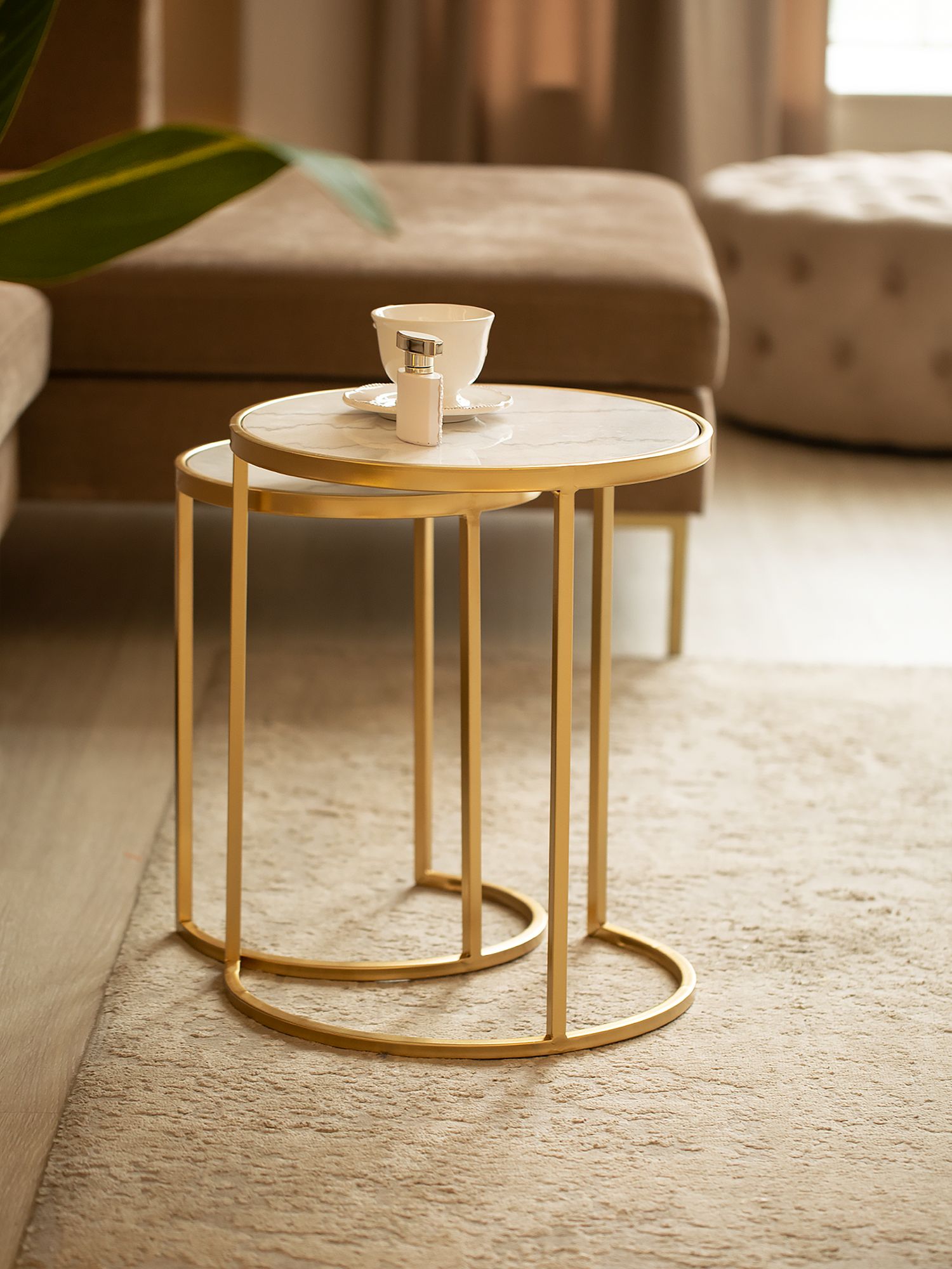 Столики приставные с белым мрамором, набор Glasar 54-096/095