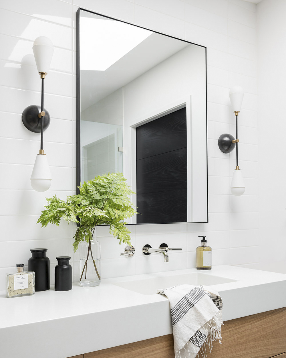 Зеркало в чёрной раме Ноулз Louvre Home LHDWM8531ZYH-black