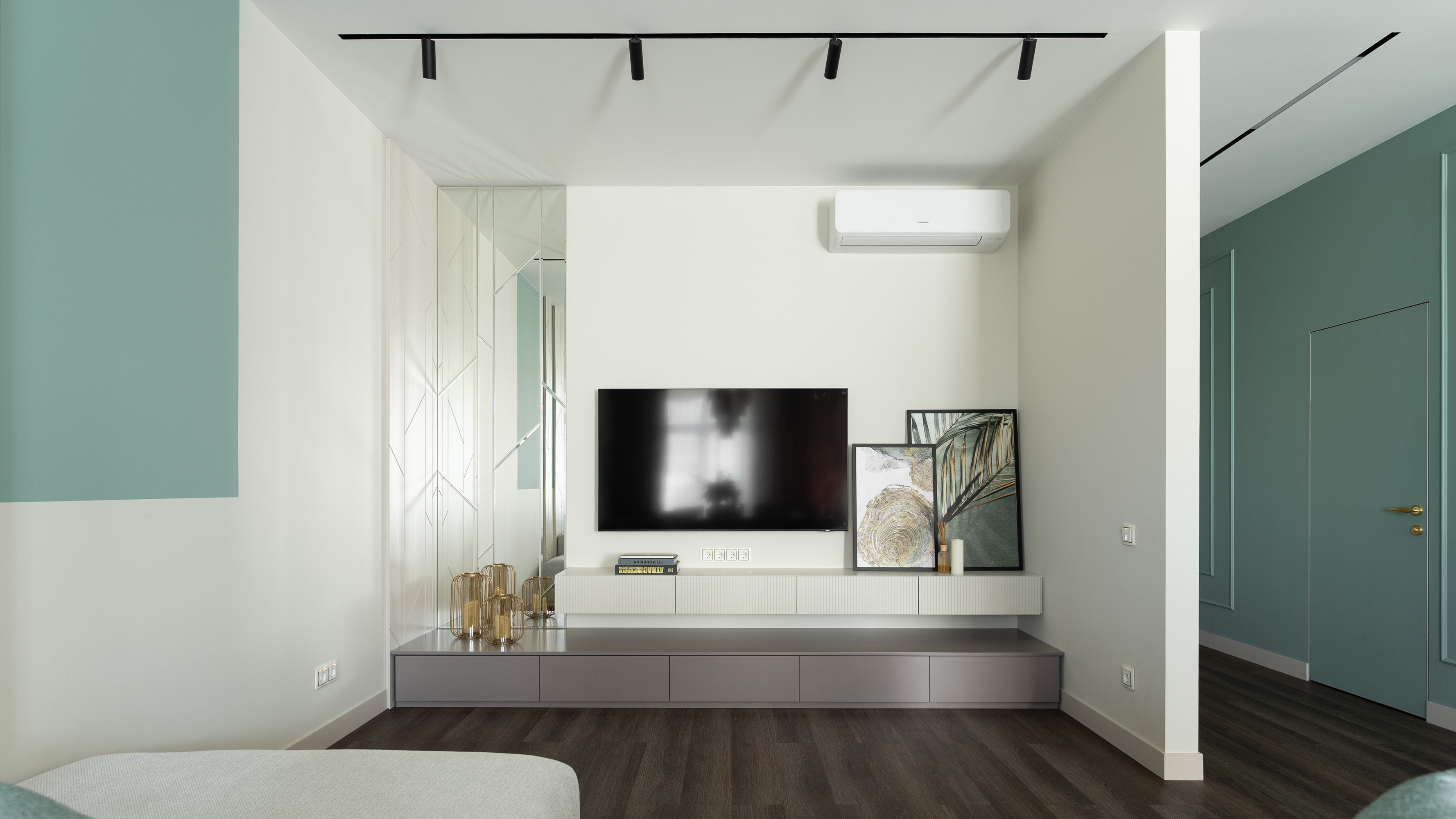Трековый светильник Technical TR032-2-12W2.7K-M-B