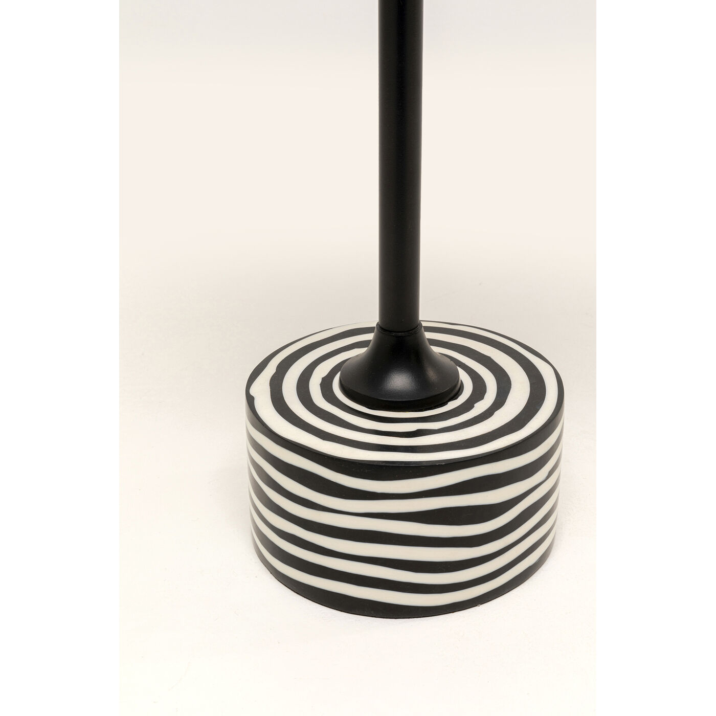Стол приставной Domero Swirl Black Ø25cm KARE 71120