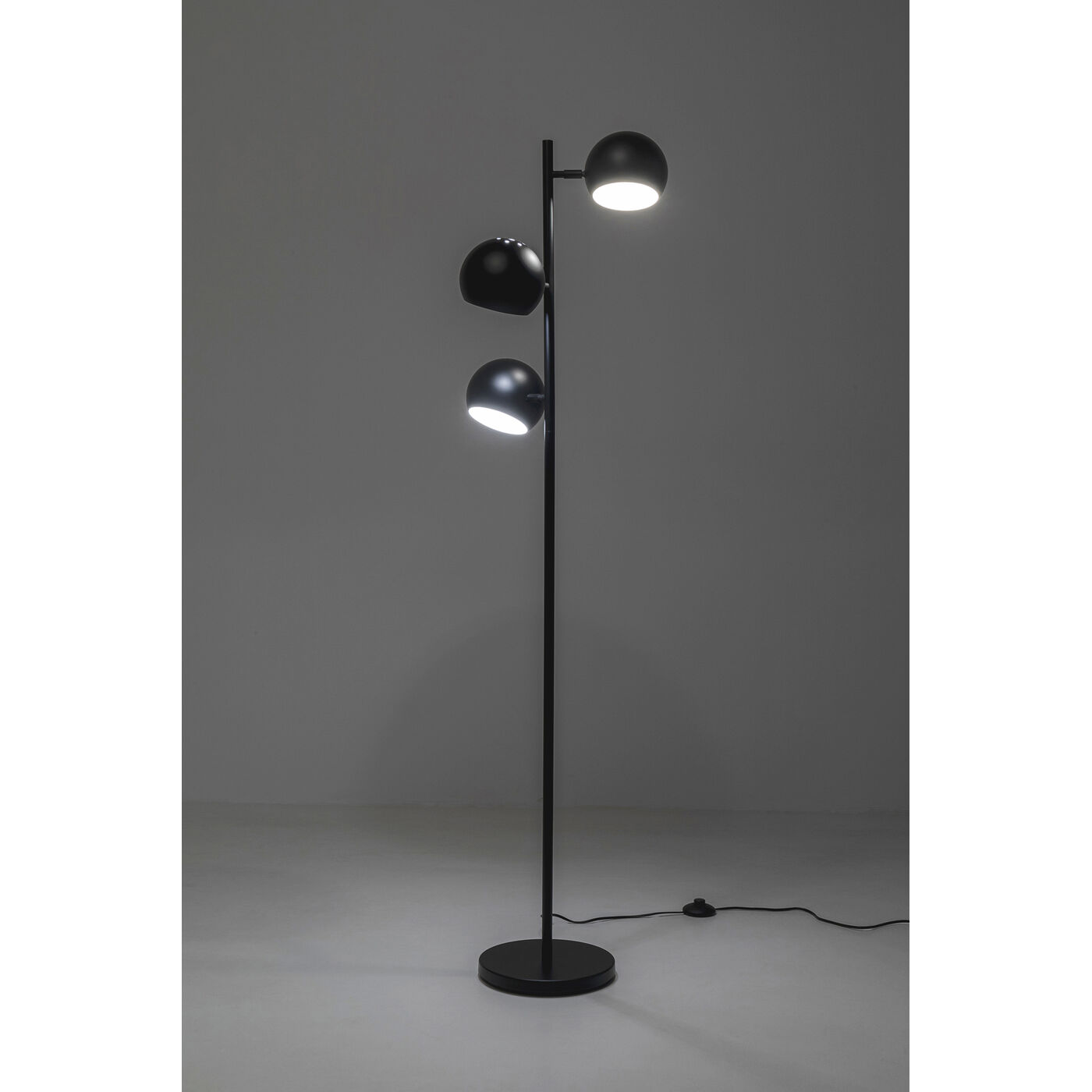 Светильник напольный Calotta Black 3-lite 151cm KARE 57463