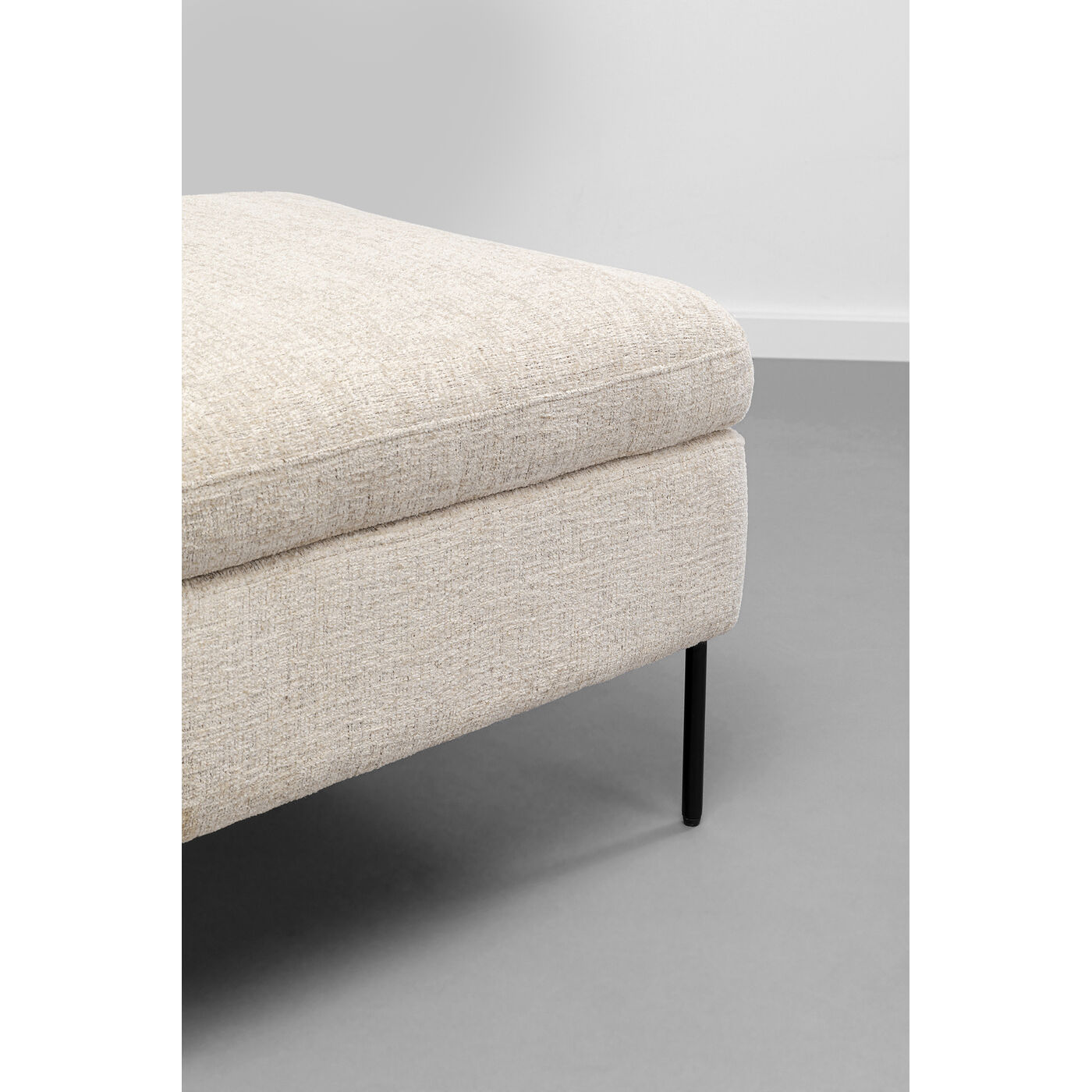 Кресло + Пуф Quinn Heigh Beige KARE 87898