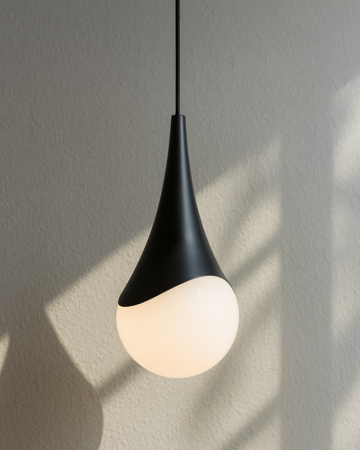 Чёрный подвесной светильник Алто Louvre Home LPN390325XNP