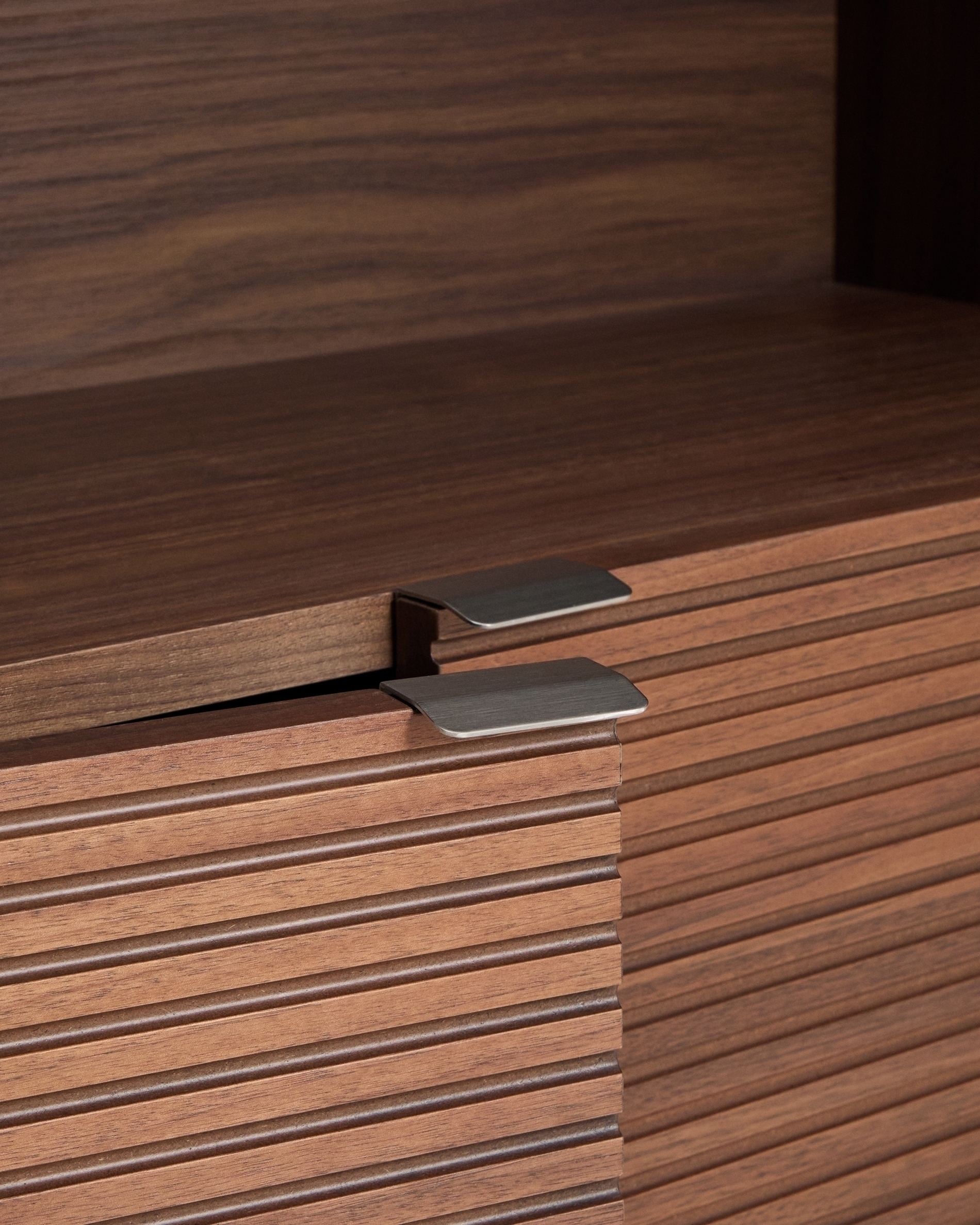 Стеллаж из орехового шпона Norlen 90 x 190 см La Forma 463577