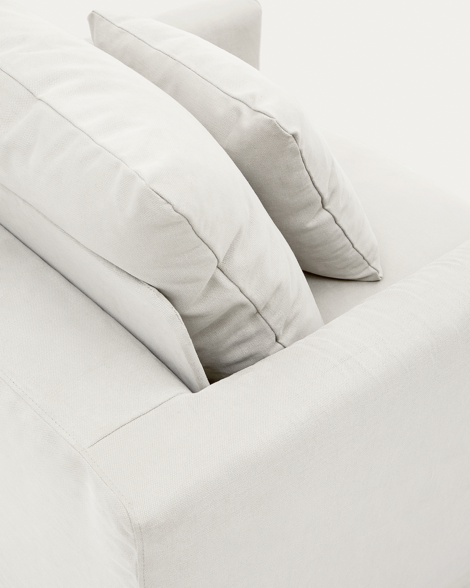 A cover dsigned to keep your Nora armchair in brand-new condition. Made from linen and cotton fabri La Forma 193960