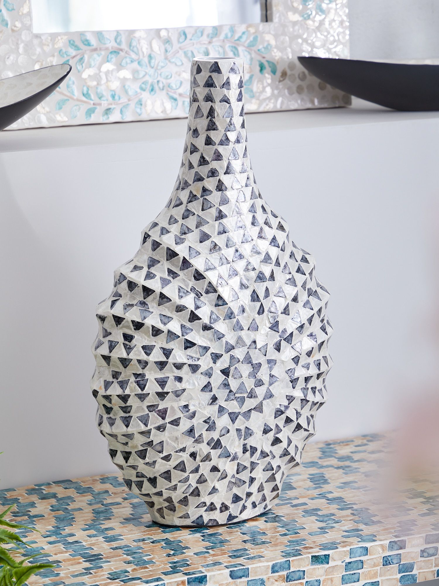 Ваза декоративная с отделкой раковинами устриц Glasar 67-029