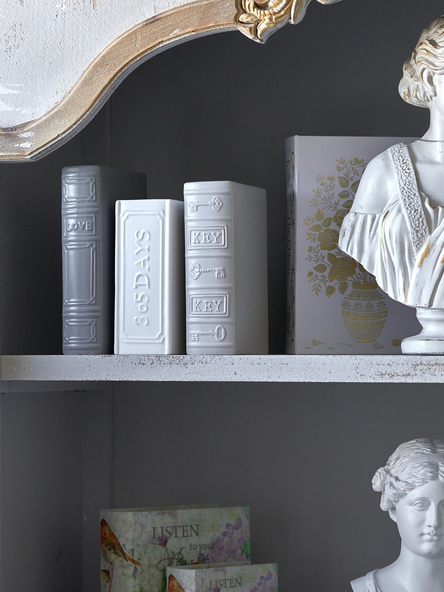 Ваза в виде книги Glasar 68-029