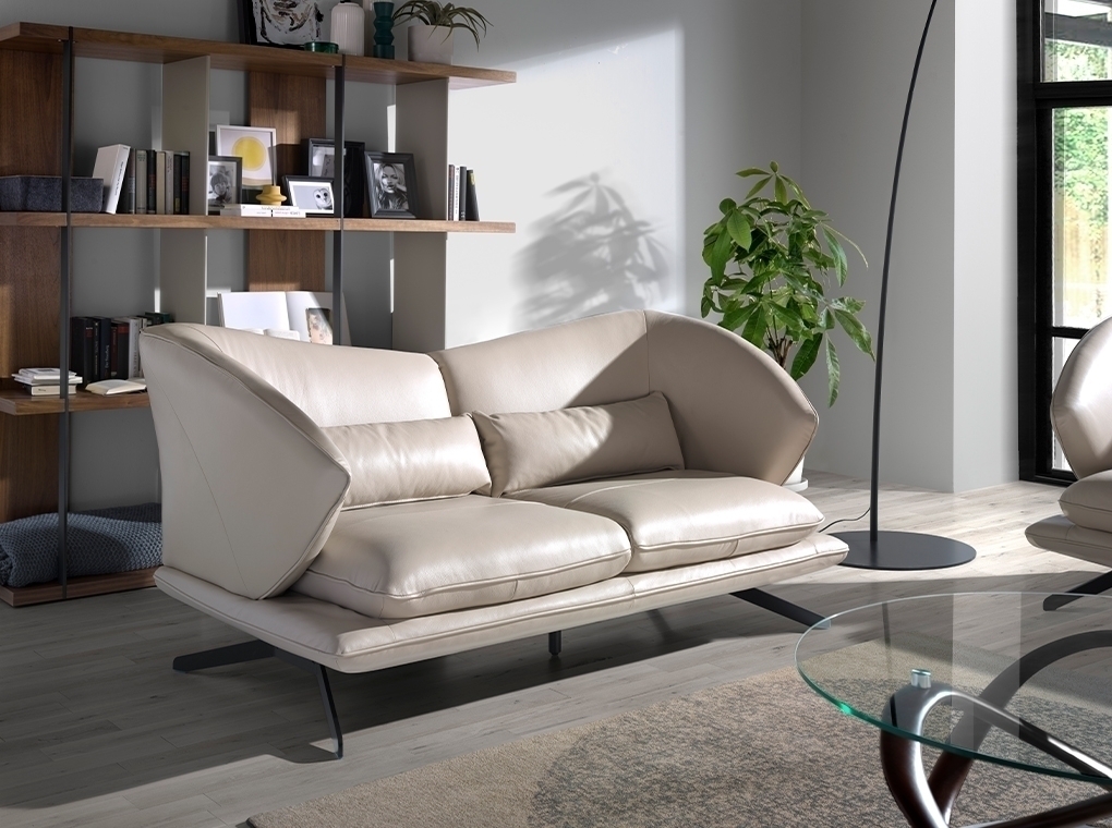 Диван 2-х местный 6145/KF2157-2P-M5652 кожаный с декоративными подушками Angel Cerda