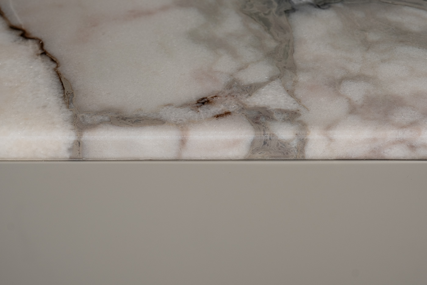 Комод с мраморной столешницей серый Garda Decor 58DB-21636