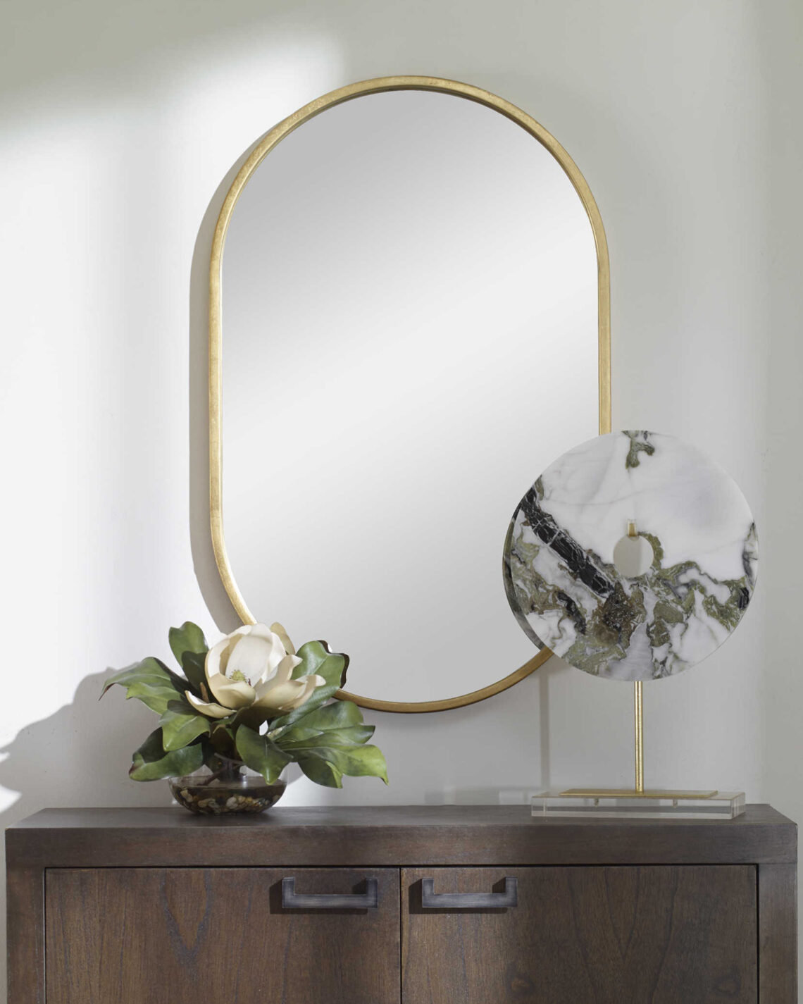 Золотое настенное зеркало Хоггарт Louvre Home LHDWM010124RJ
