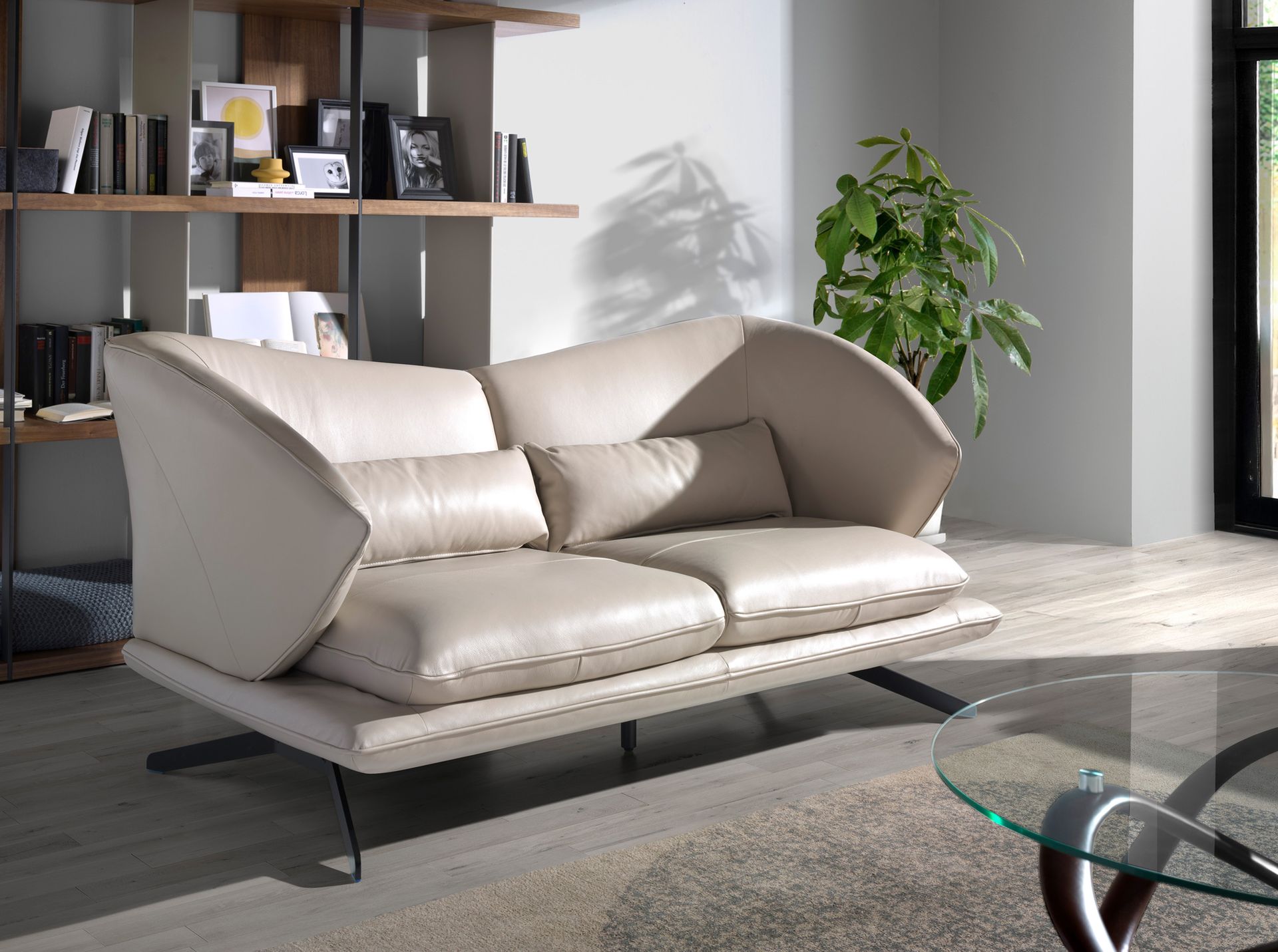 Диван 2-х местный 6145/KF2157-2P-M5652 кожаный с декоративными подушками Angel Cerda