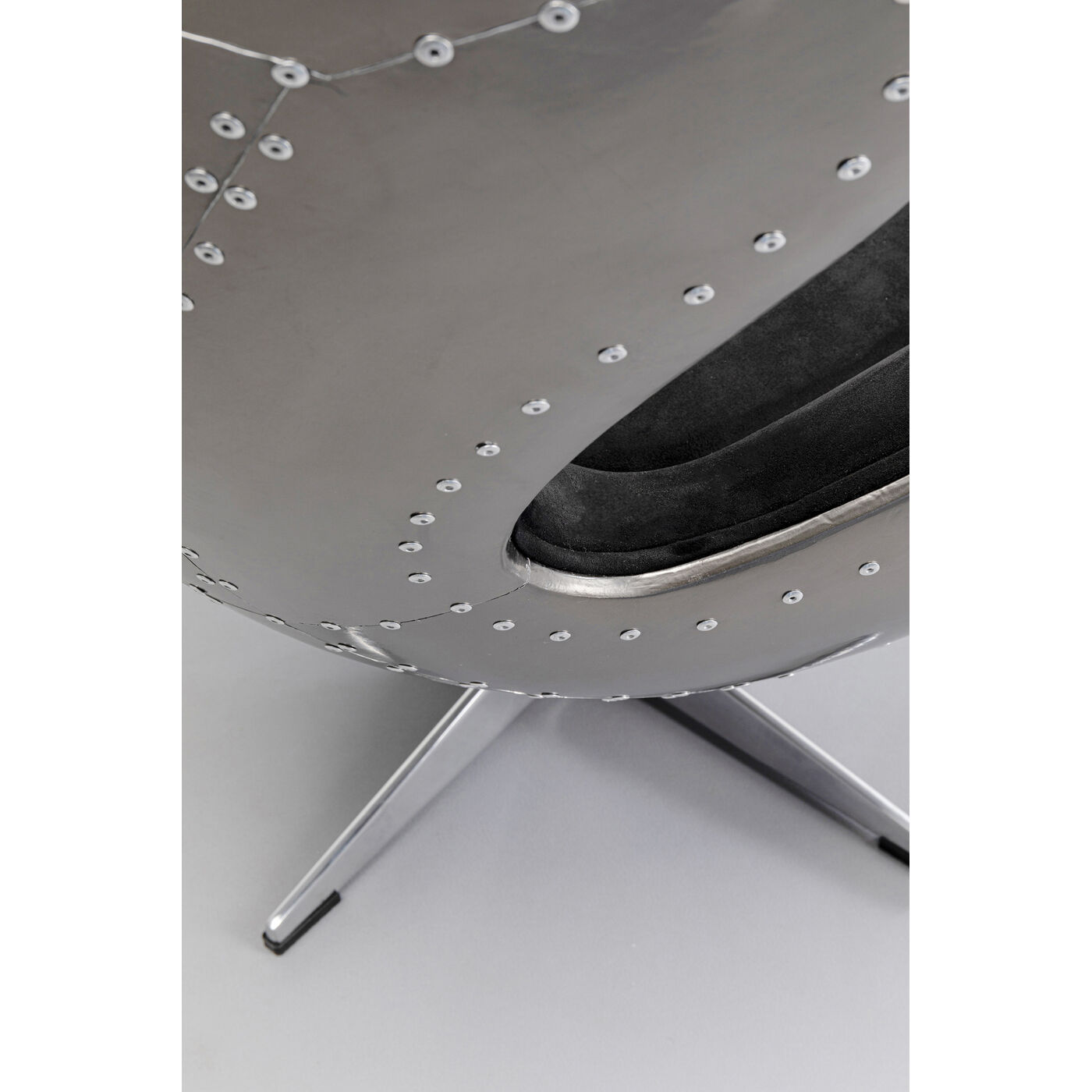 Кресло вращающееся Lounge Black Gun Metal KARE 87908
