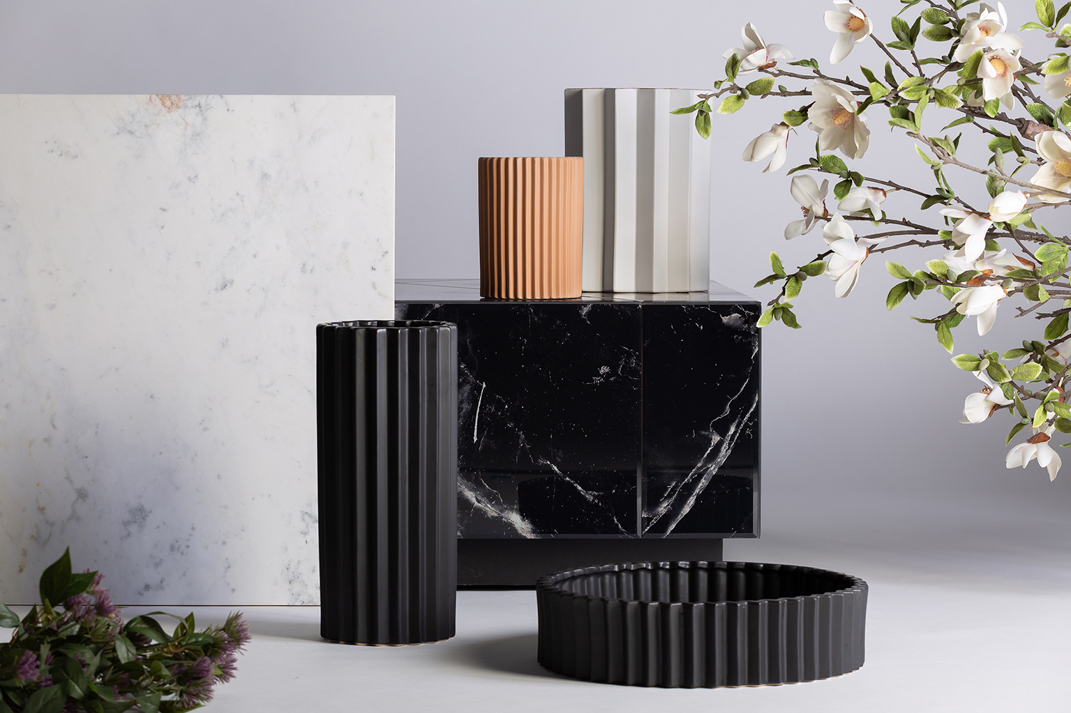 Ваза Plisse Stone черная Vical