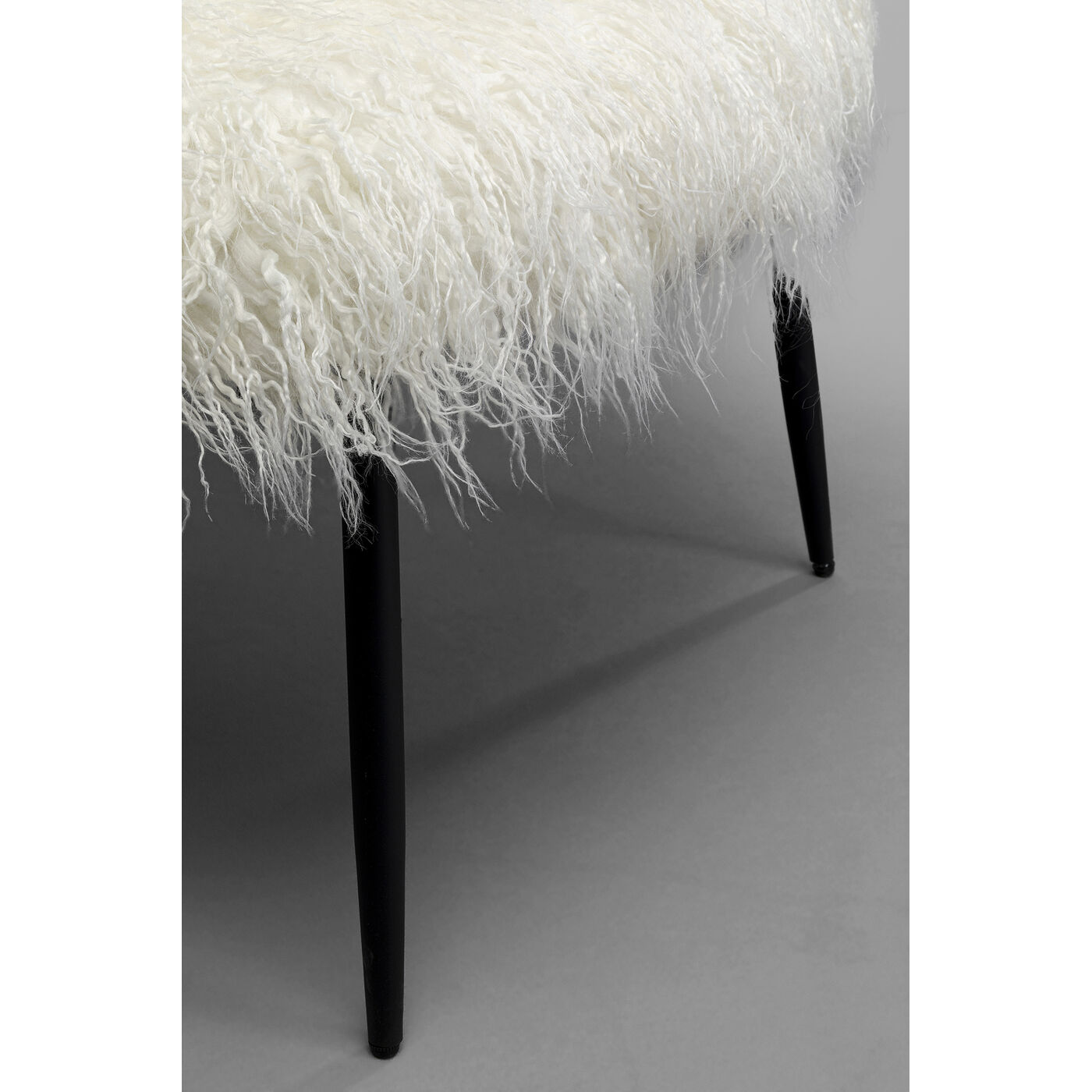 Кресло Hairy White KARE 87828