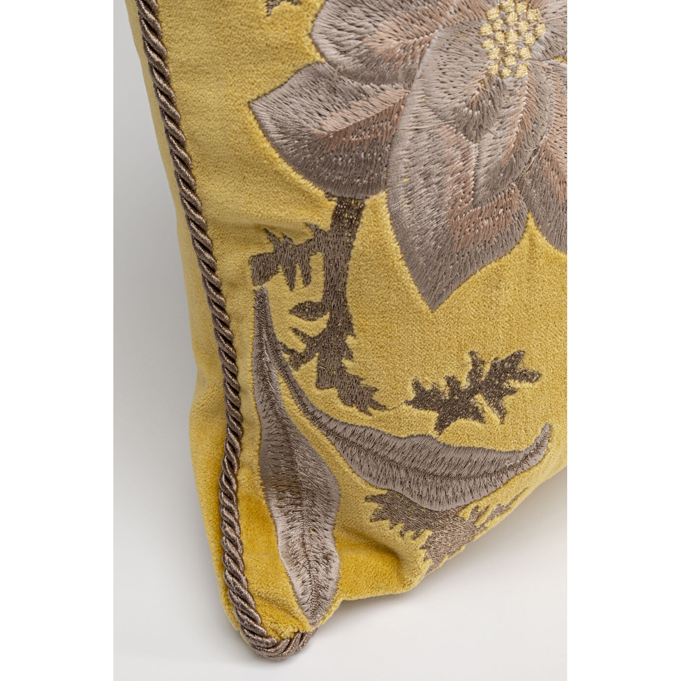 Подушка Lovely Flowers Yellow 60x40cm KARE 58016