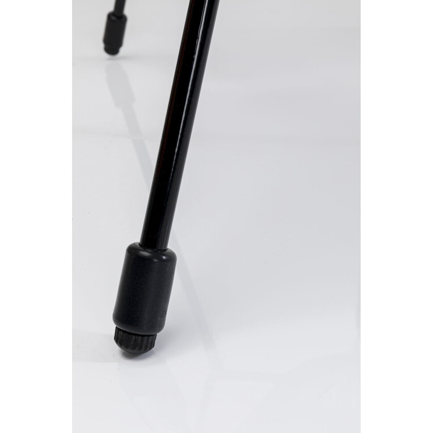 Комлект кресло + столик Acapulco Black (2 предмета) KARE 47404