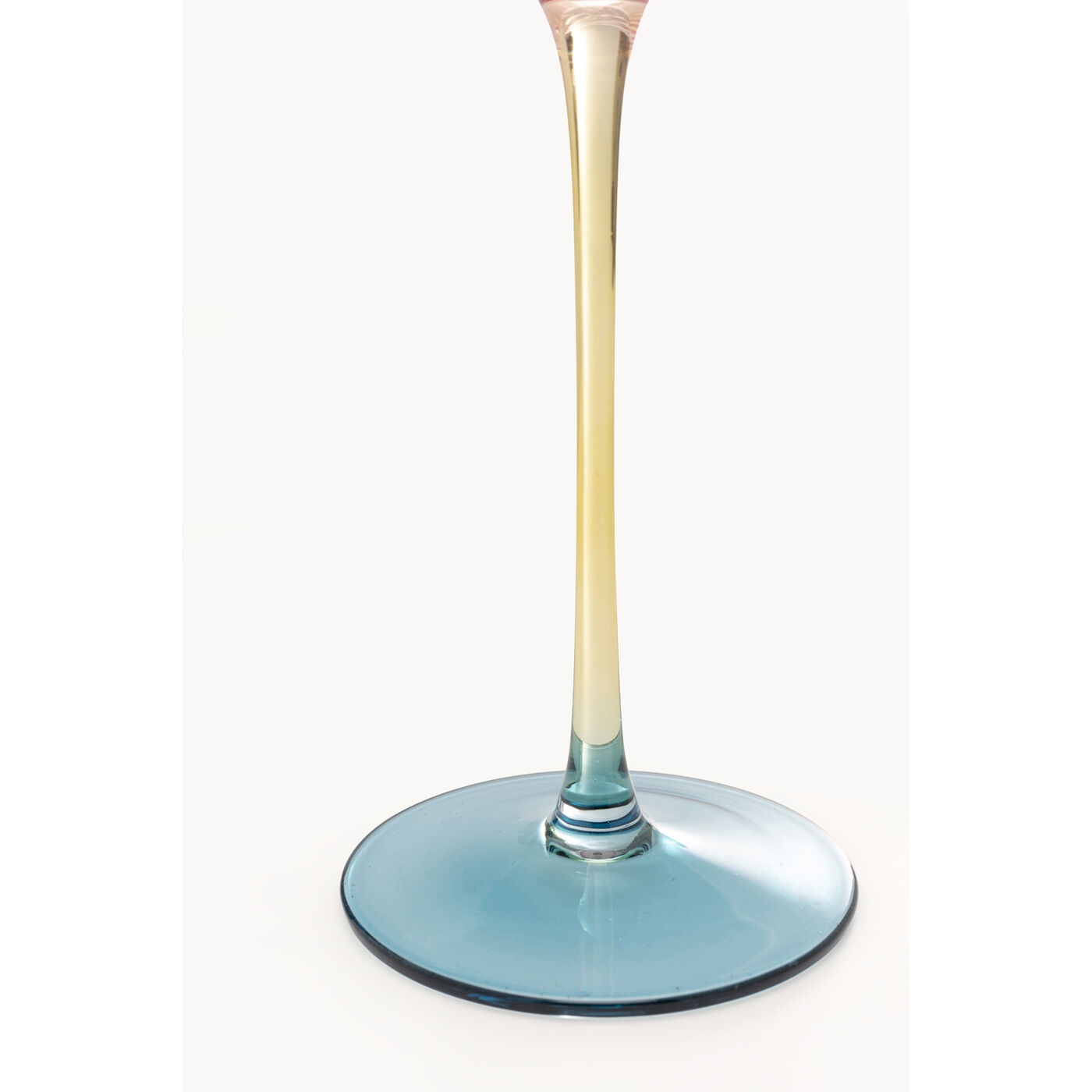 Бокал для вина Twist 22cm assorted KARE 58120