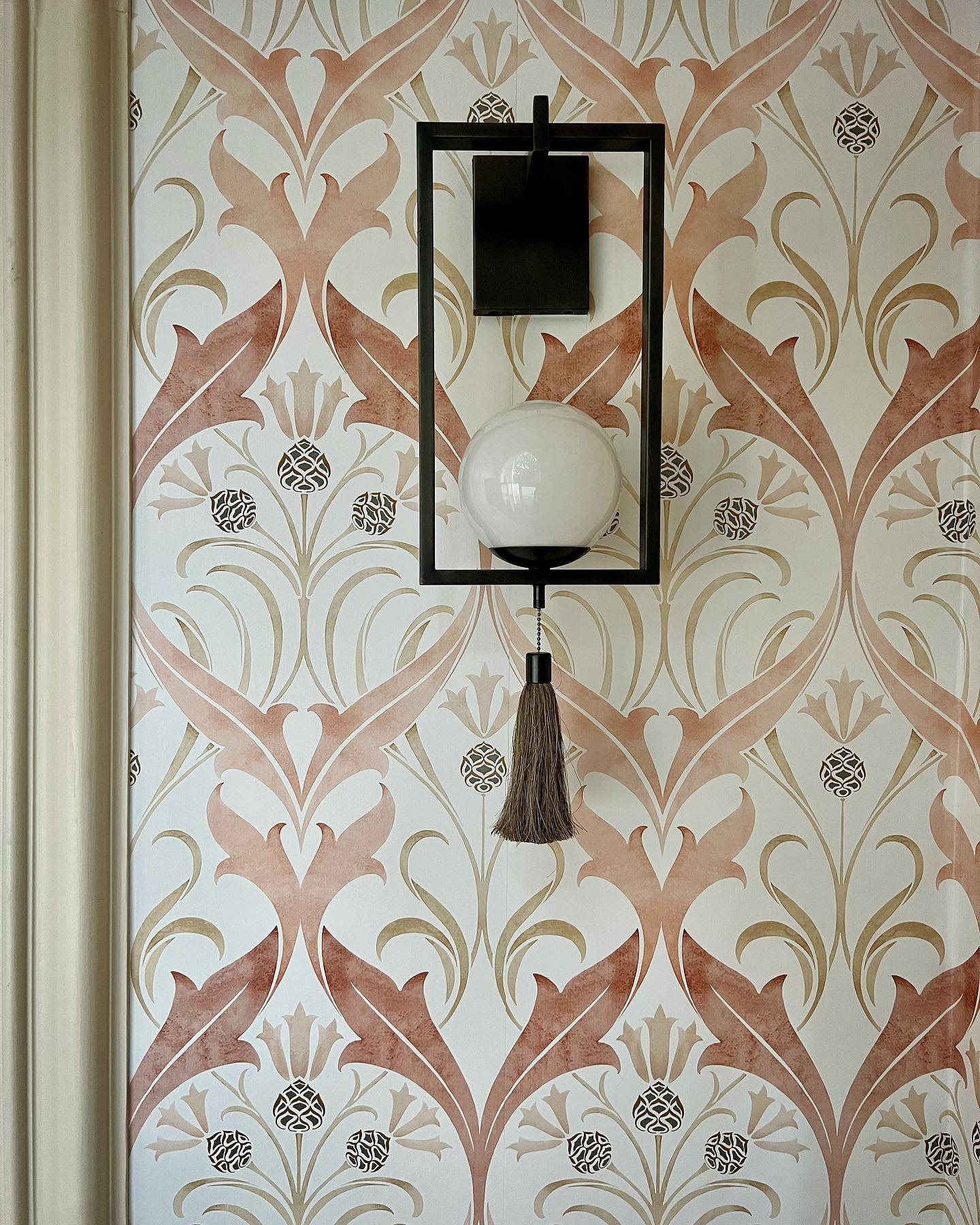 Настенный светильник с кисточкой Келси Louvre Home LSC440325XNP